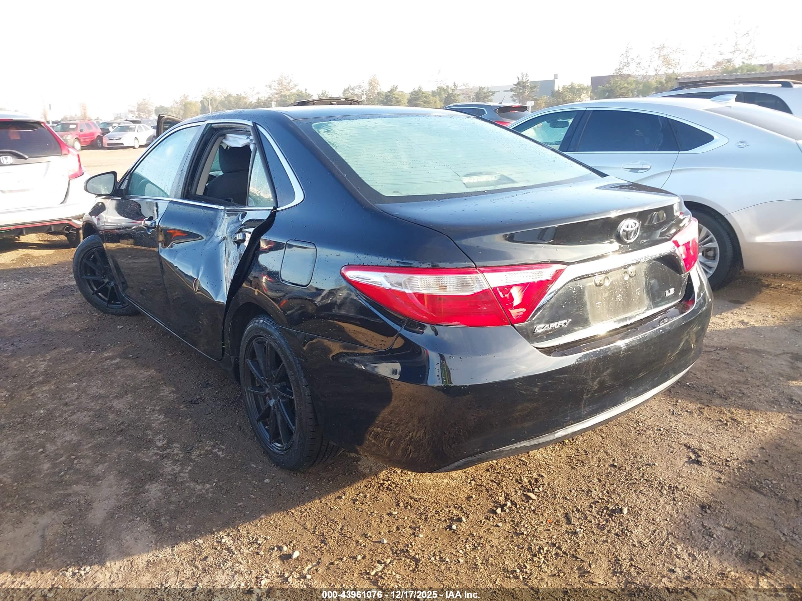 TOYOTA CAMRY image 3