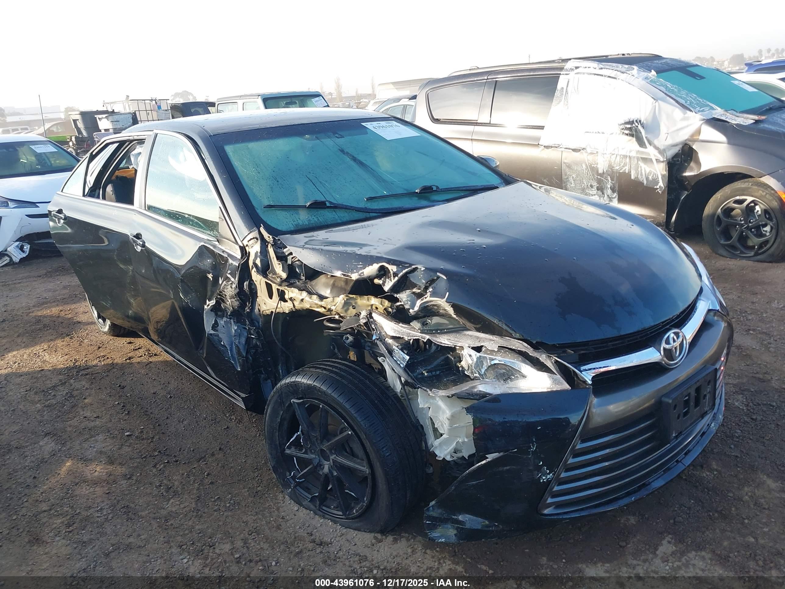 TOYOTA CAMRY image 6