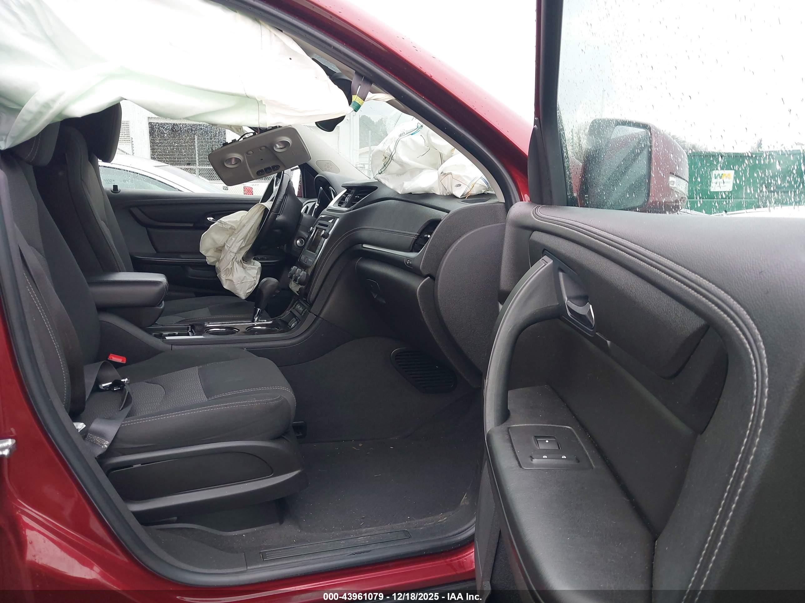 CHEVROLET TRAVERSE image 5