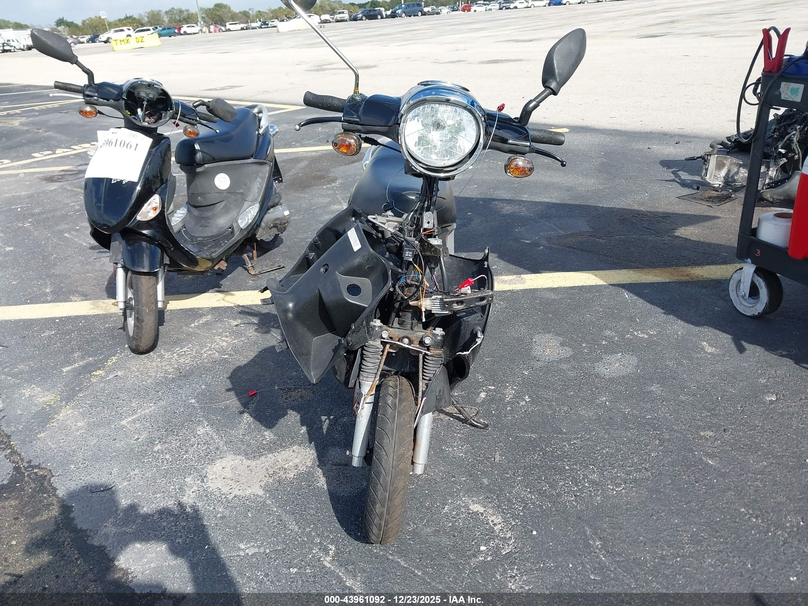GENUINE SCOOTER image 5