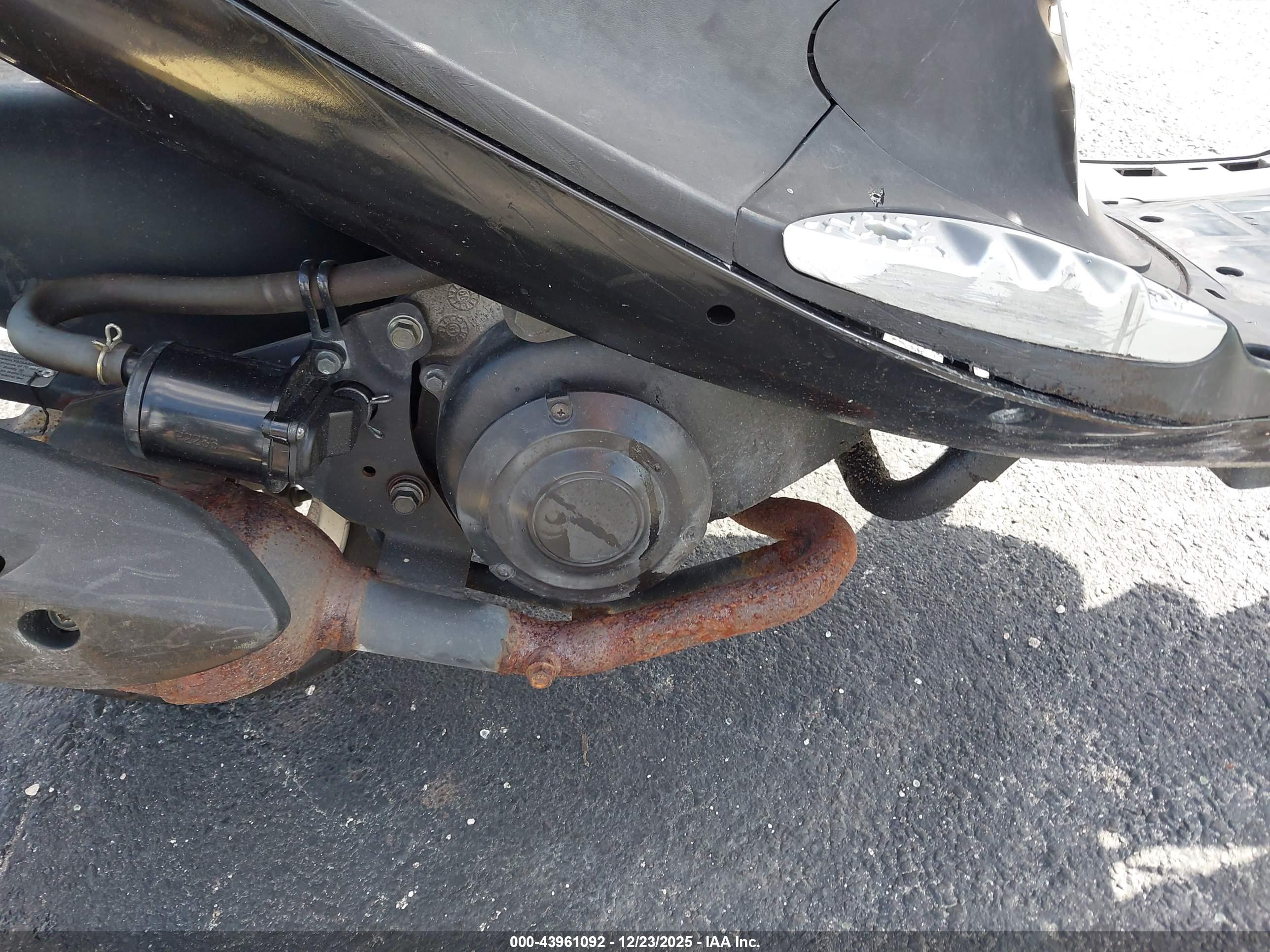 GENUINE SCOOTER image 8