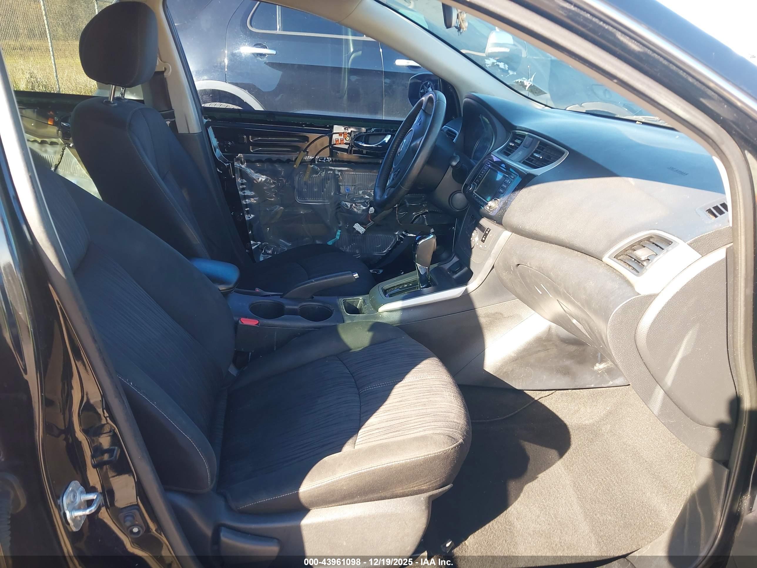 NISSAN SENTRA image 5