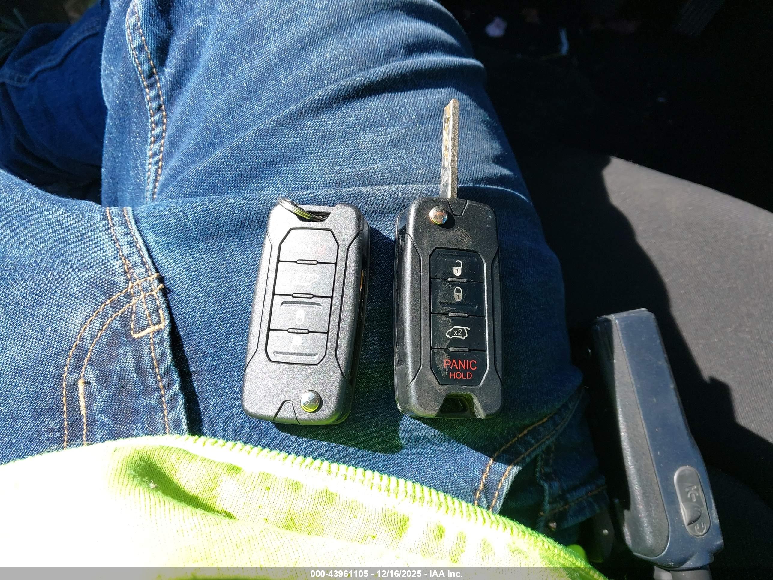 JEEP RENEGADE image 11