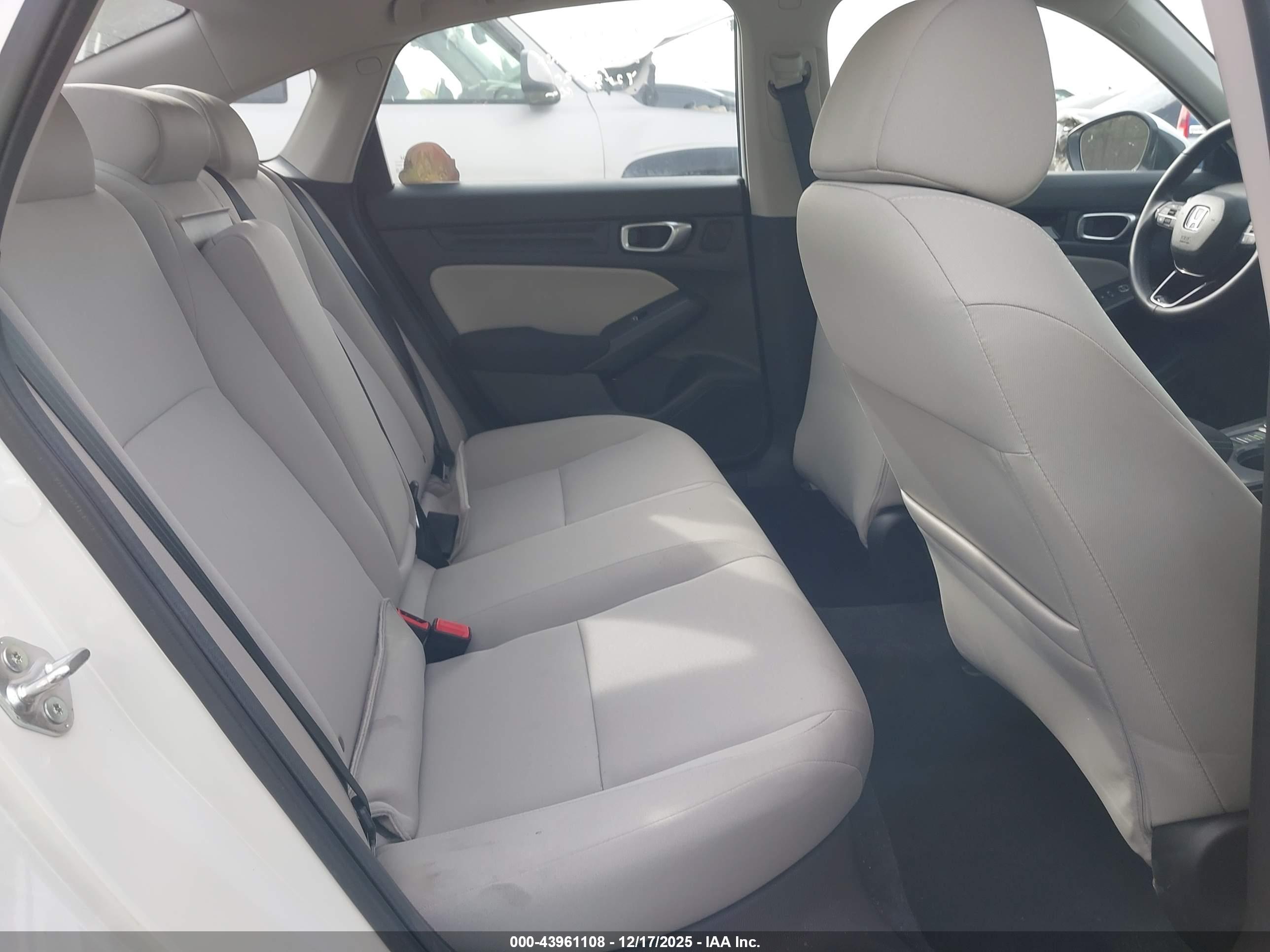 HONDA CIVIC image 8