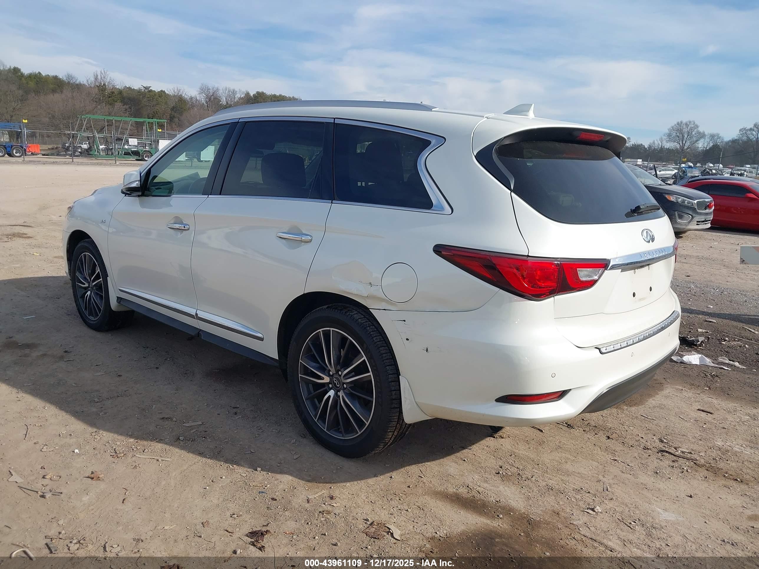 INFINITI QX60 image 3