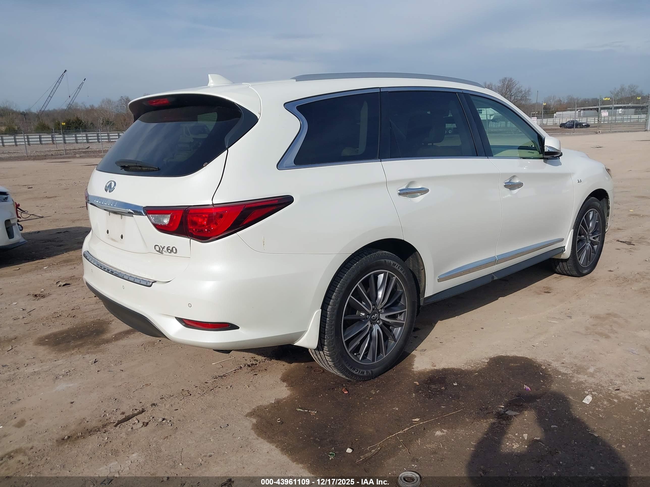 INFINITI QX60 image 4