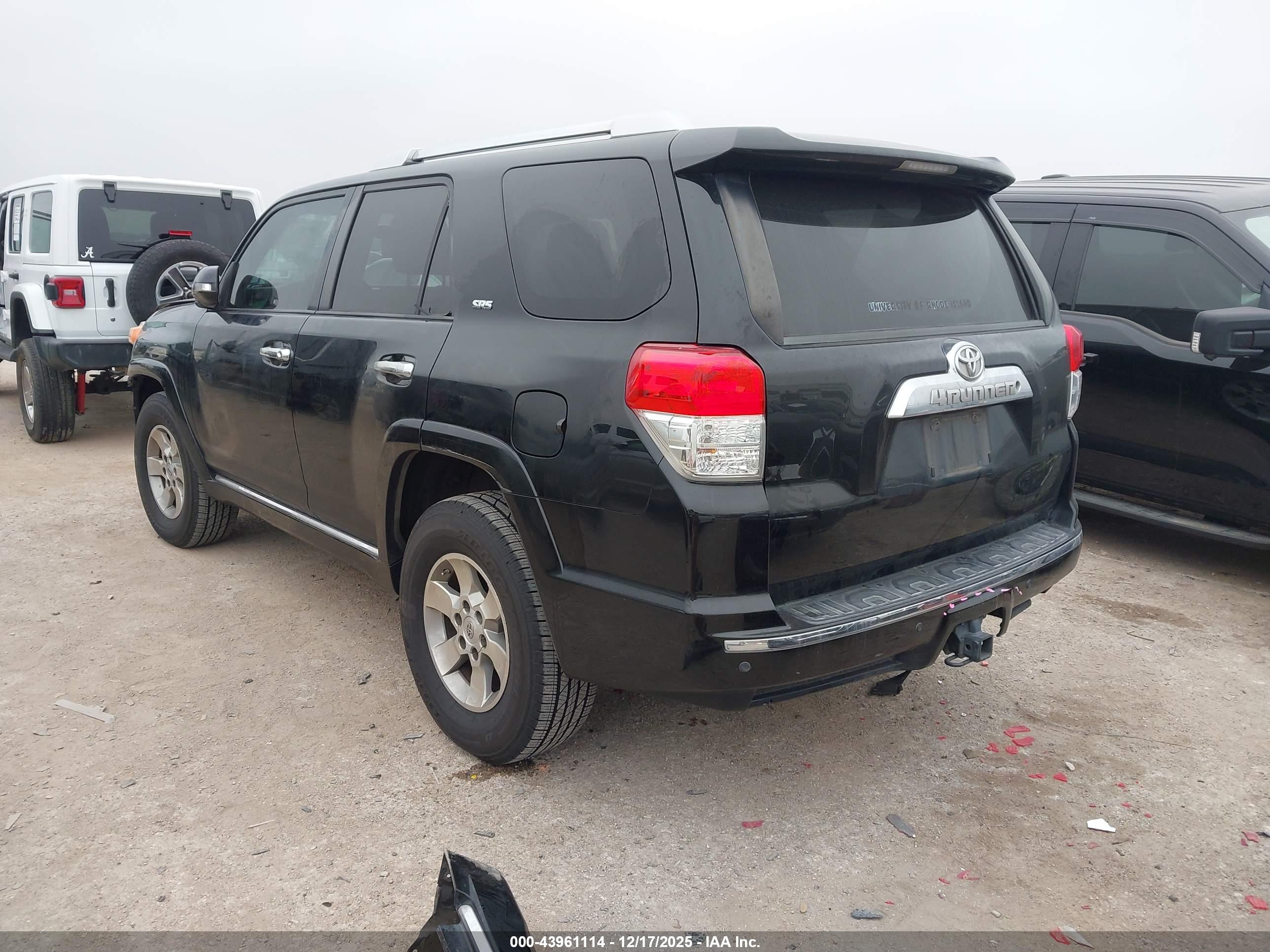 TOYOTA 4RUNNER image 3