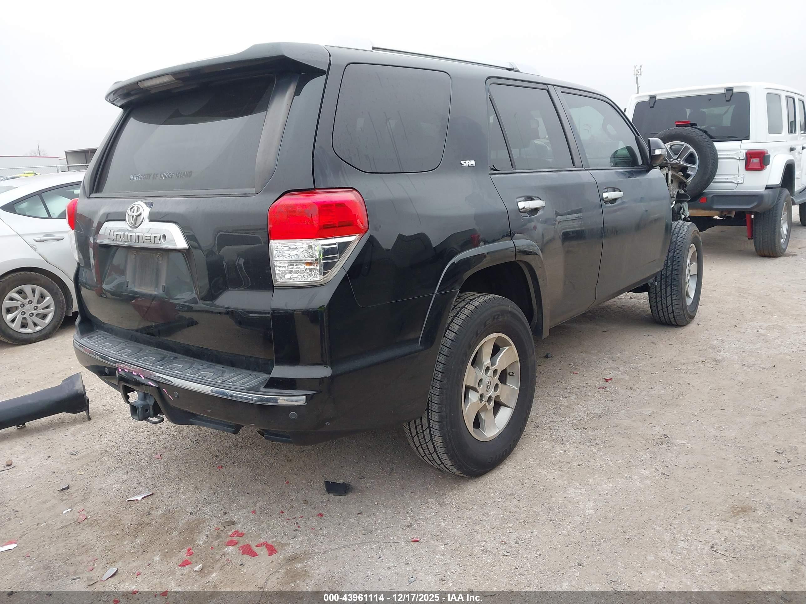 TOYOTA 4RUNNER image 4