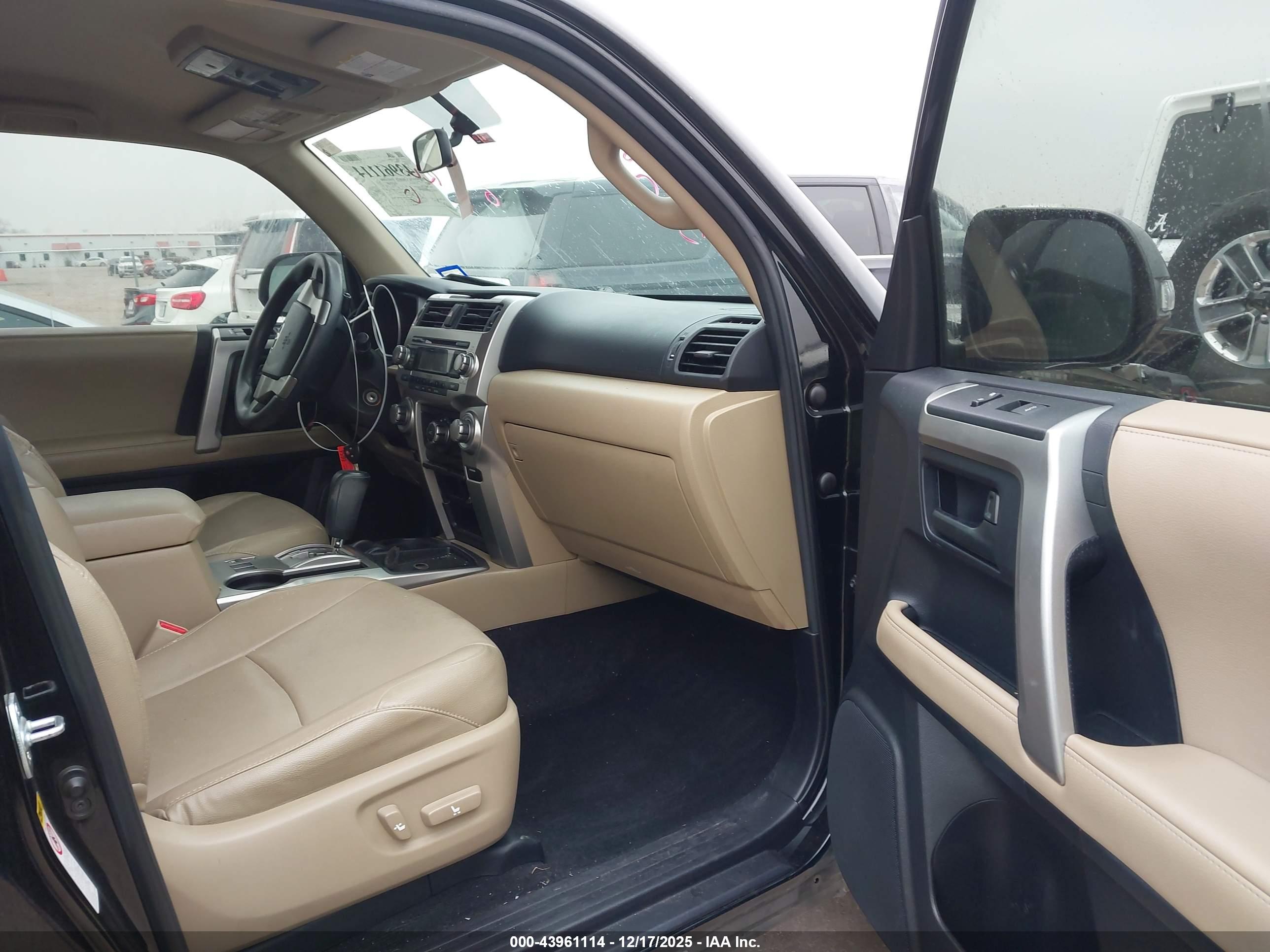 TOYOTA 4RUNNER image 5