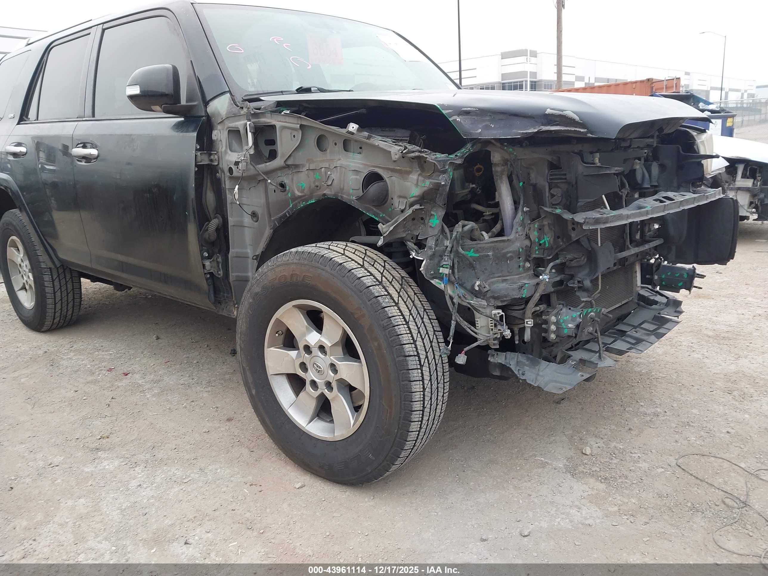 TOYOTA 4RUNNER image 6