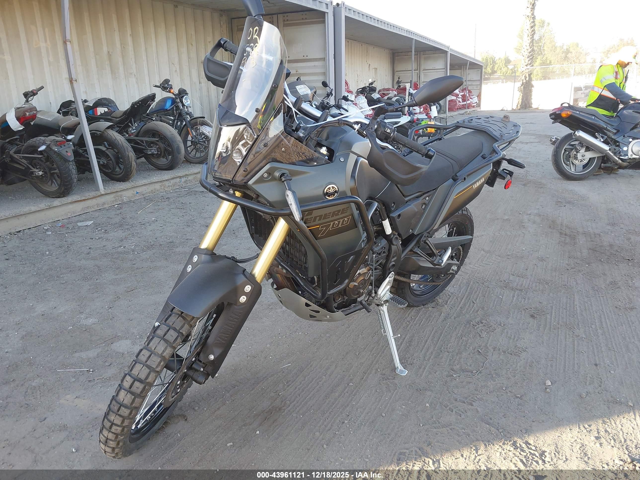 YAMAHA XTZ690 image 2