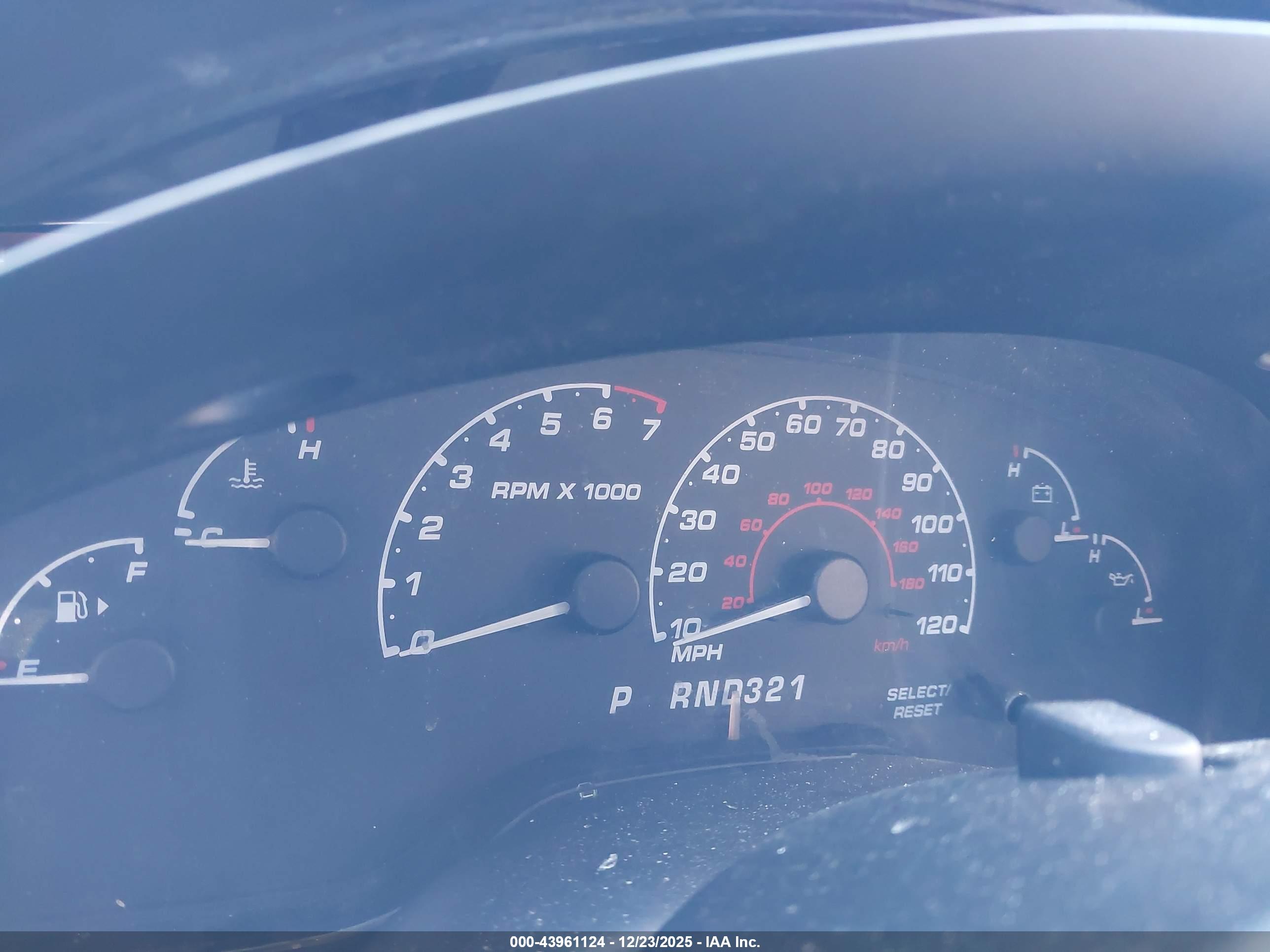 FORD EXPLORER image 7