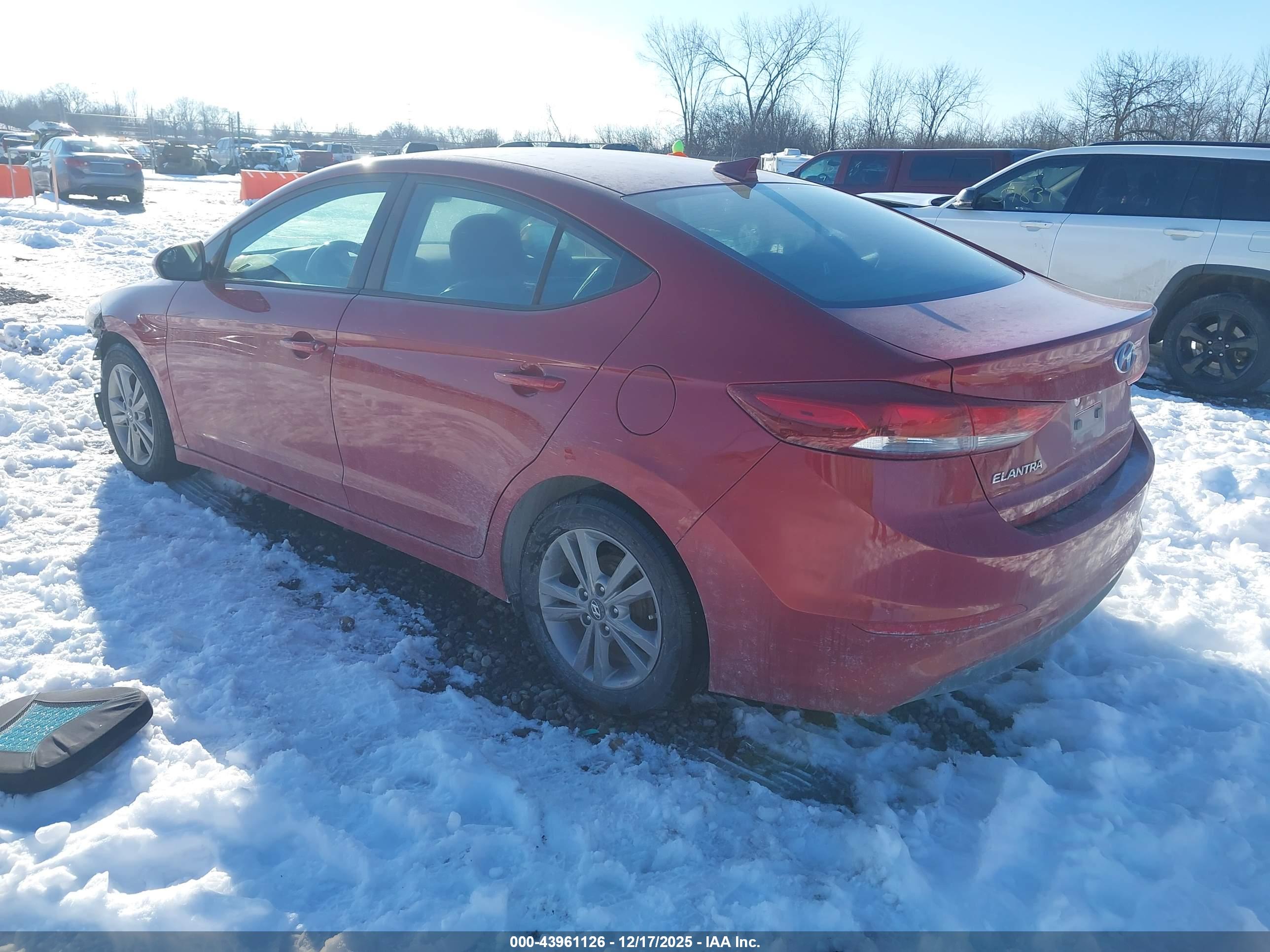 HYUNDAI ELANTRA image 3