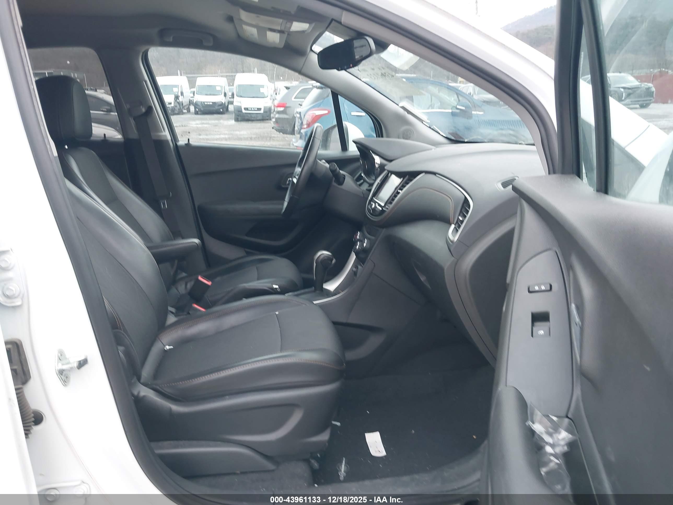 CHEVROLET TRAX image 5
