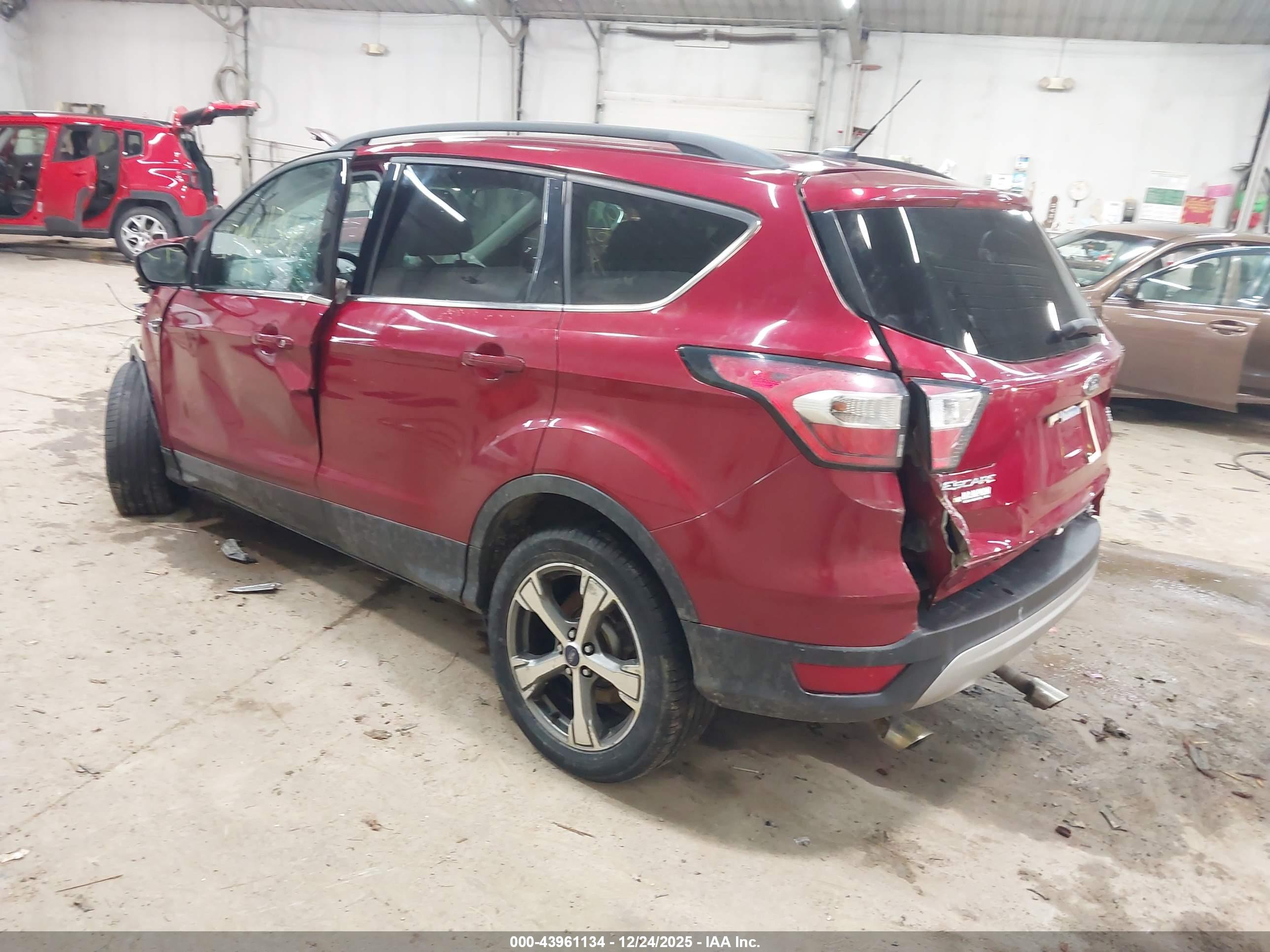 FORD ESCAPE image 3