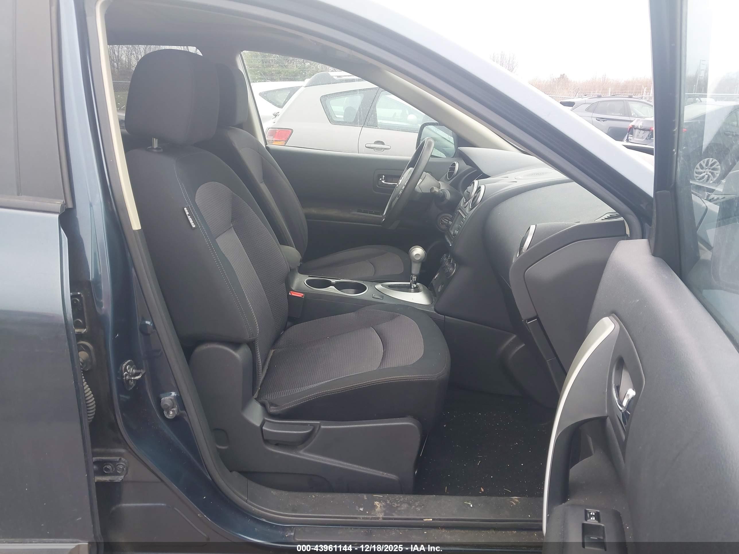 NISSAN ROGUE image 5