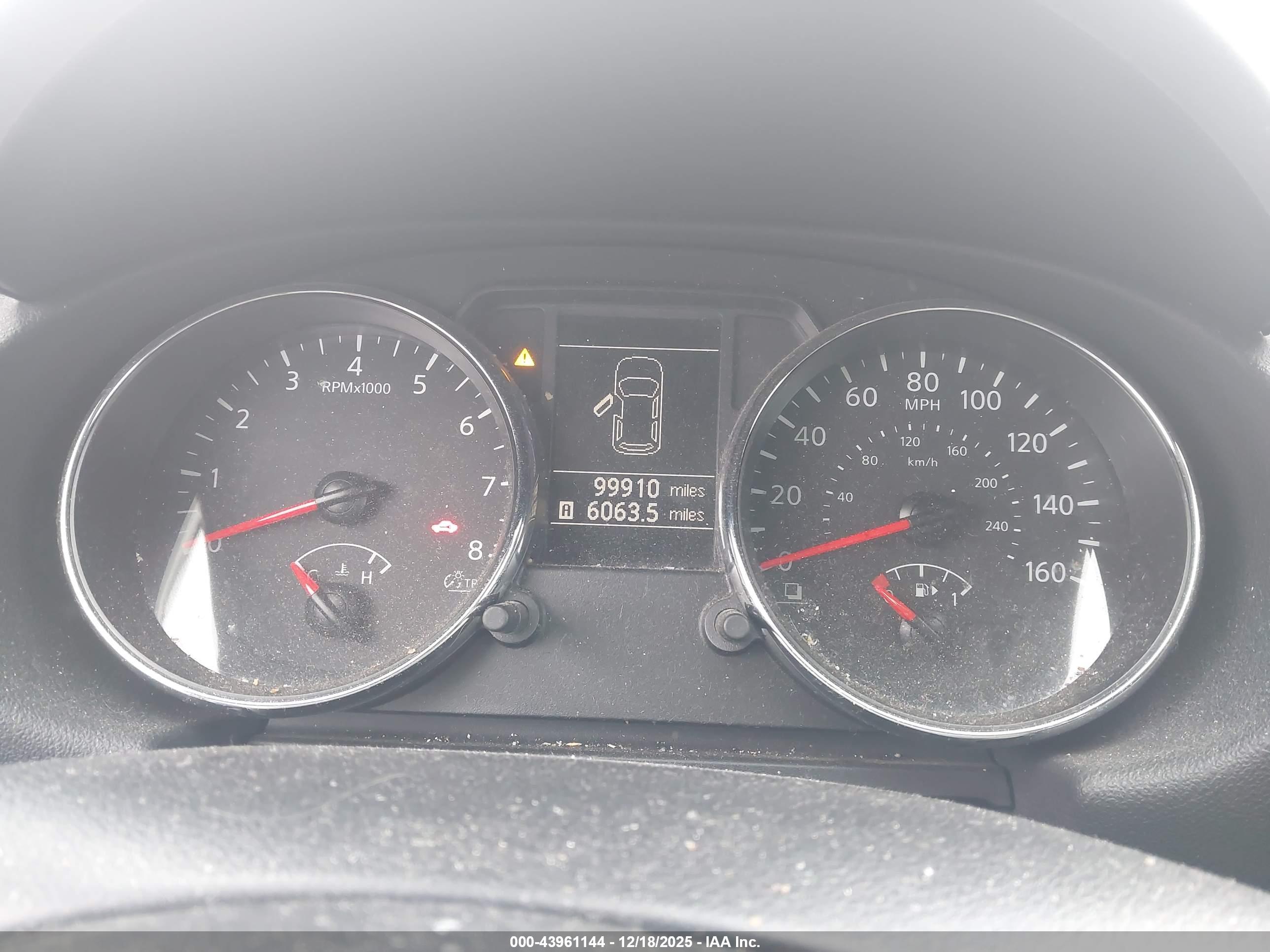 NISSAN ROGUE image 7