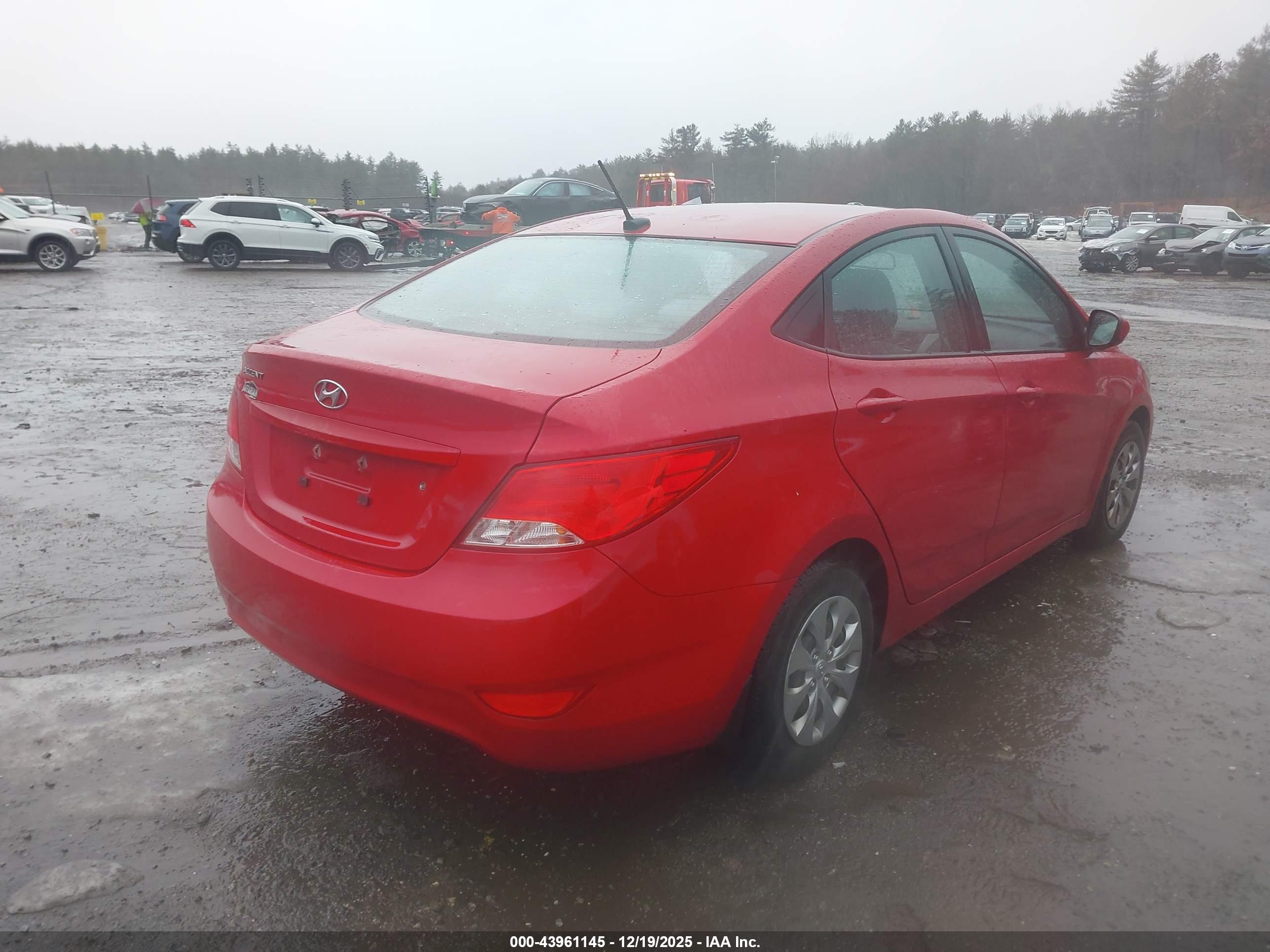 HYUNDAI ACCENT image 4