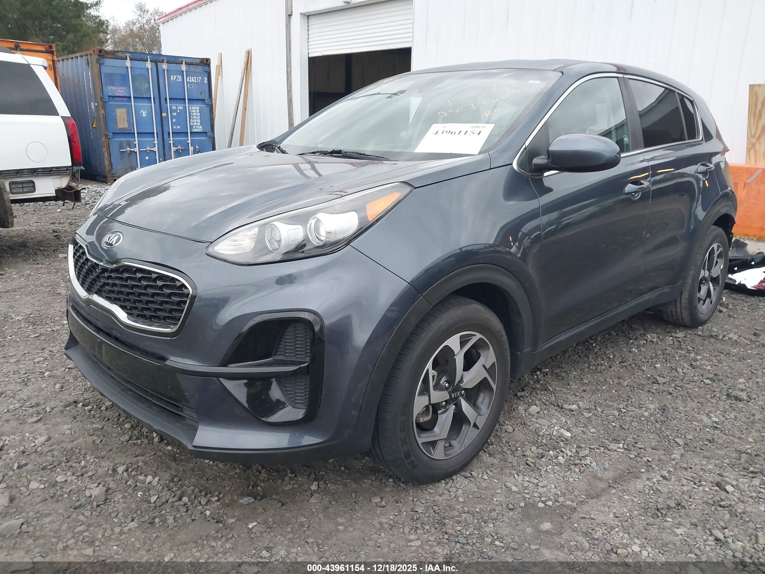 KIA SPORTAGE image 2