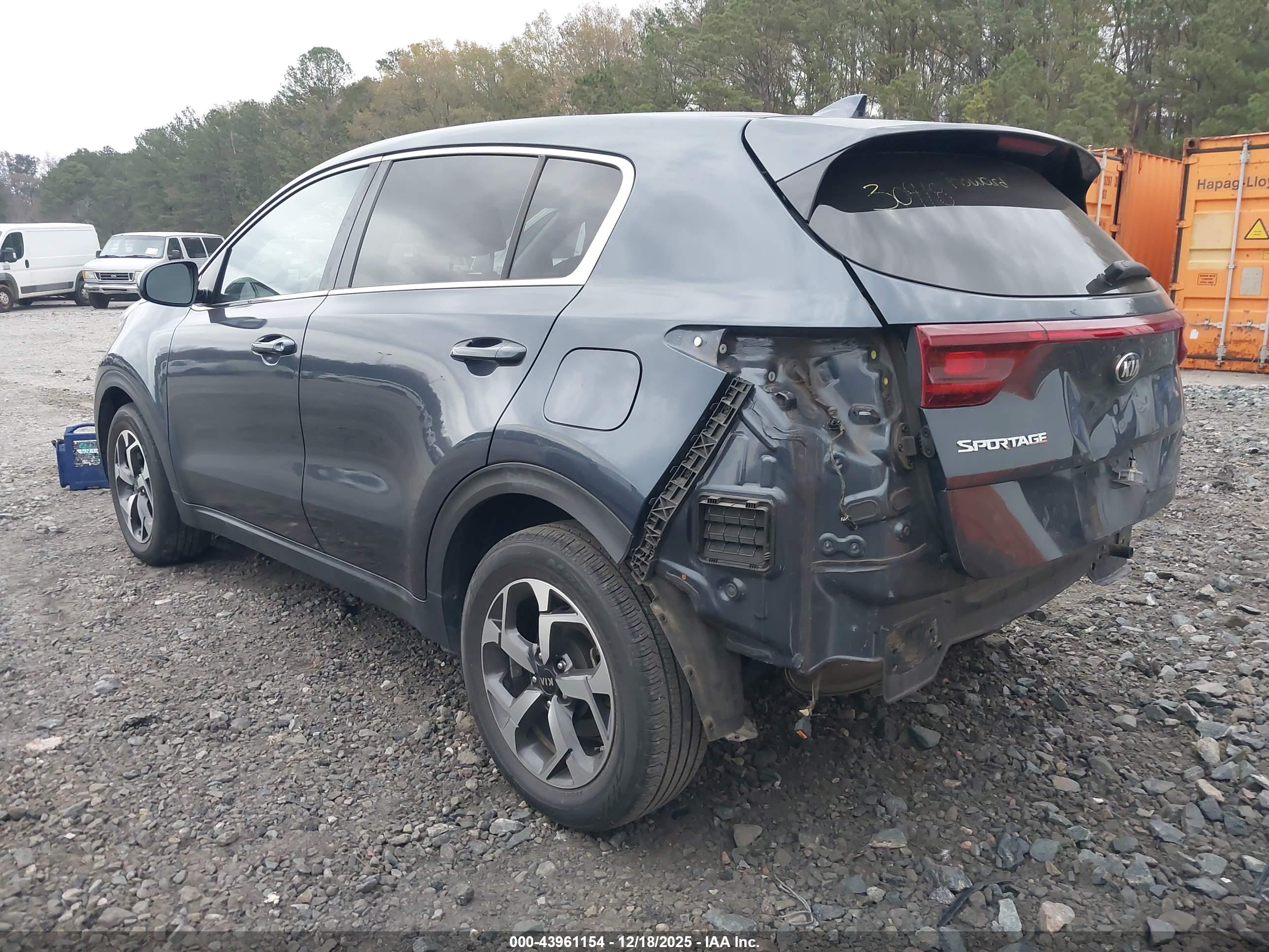 KIA SPORTAGE image 3