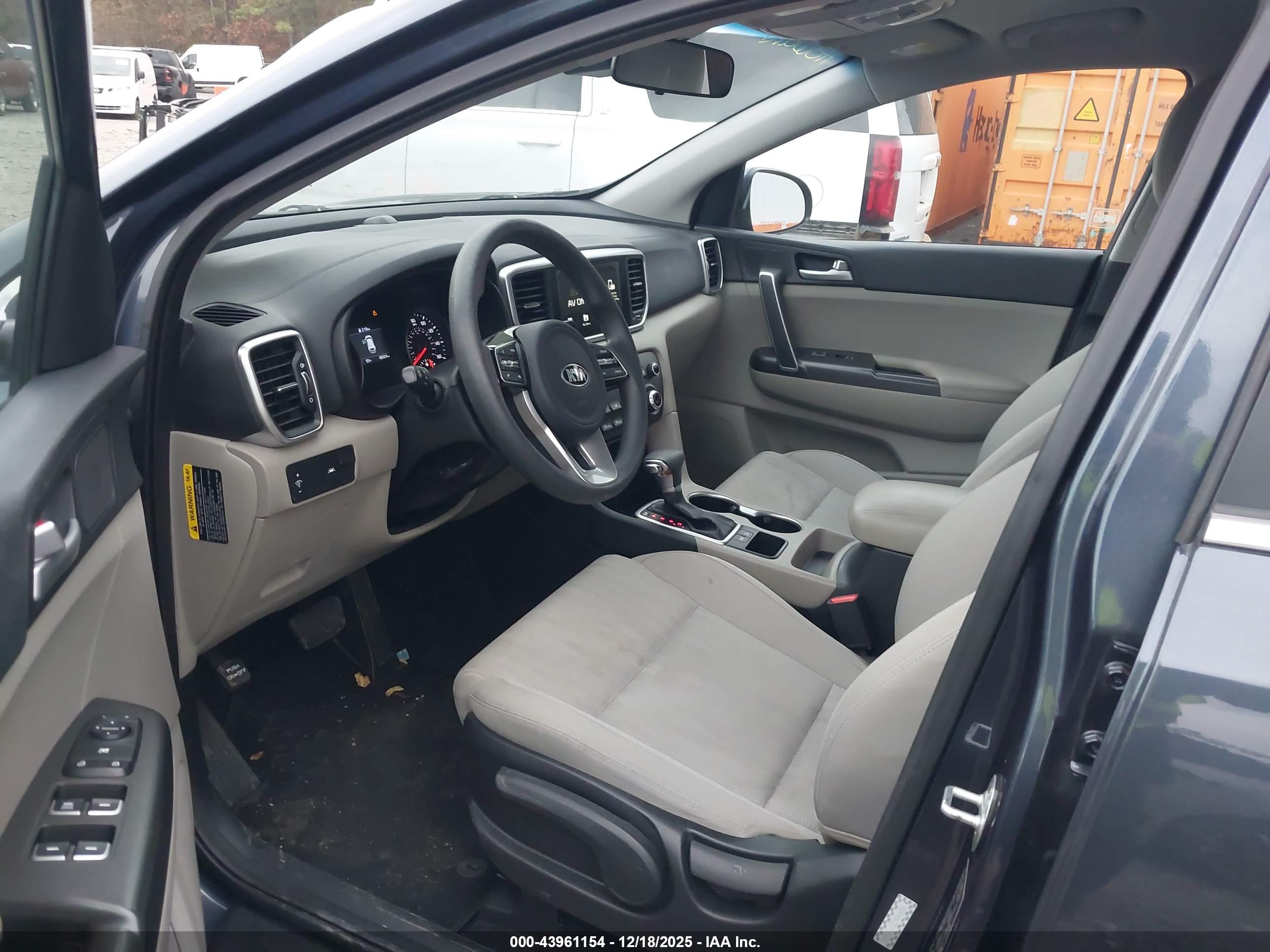 KIA SPORTAGE image 5