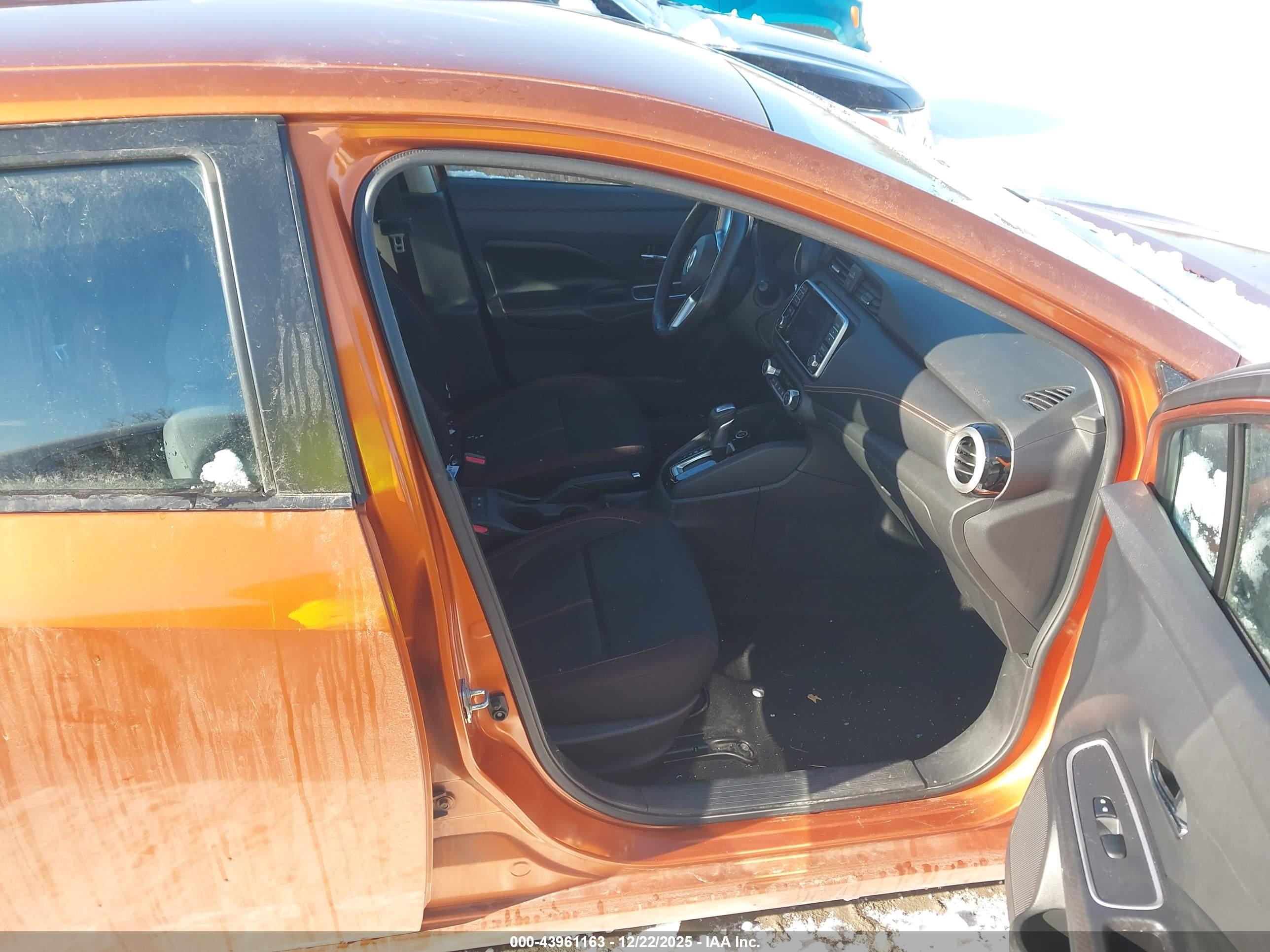 NISSAN VERSA image 5