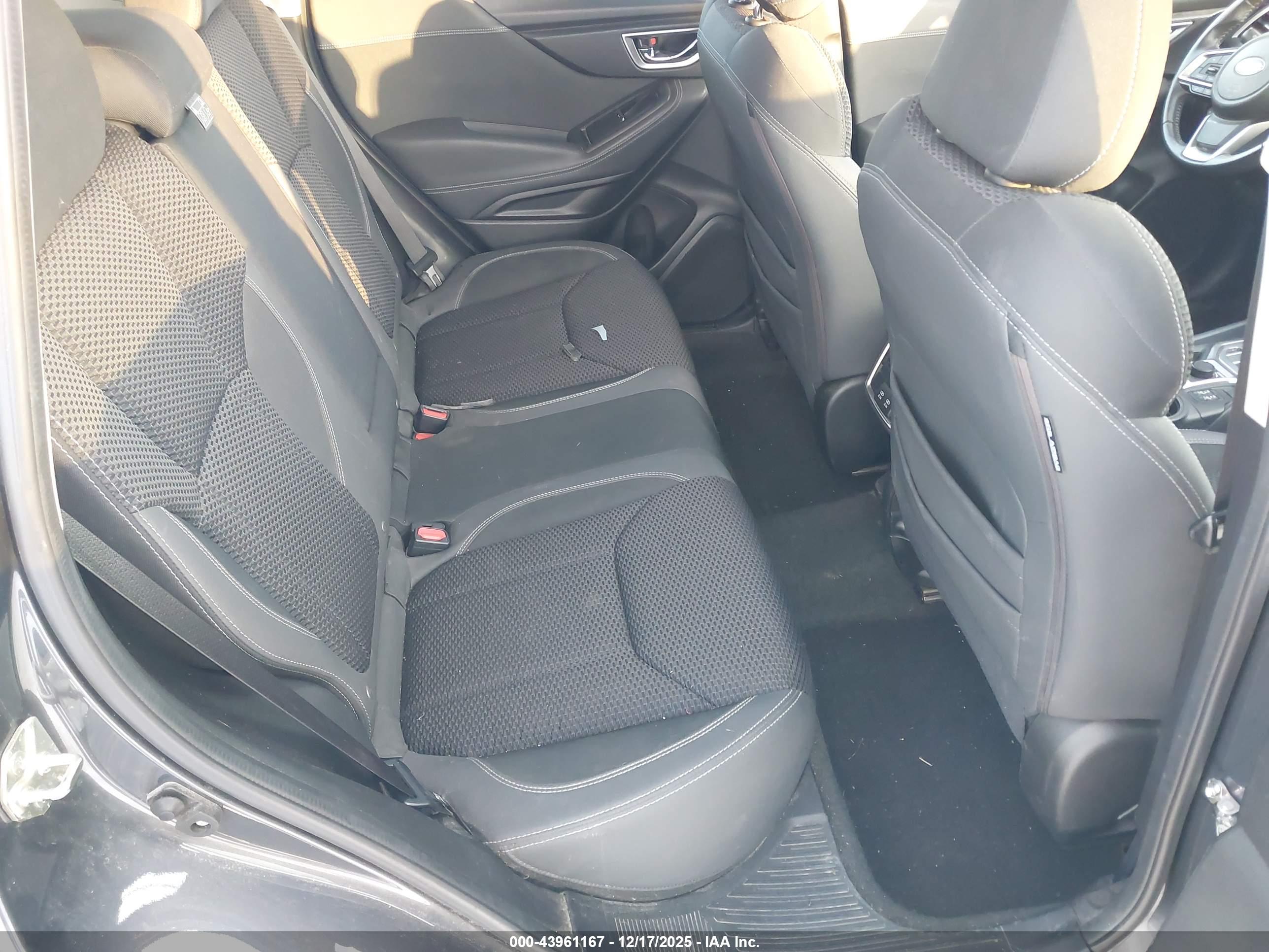 SUBARU FORESTER image 8