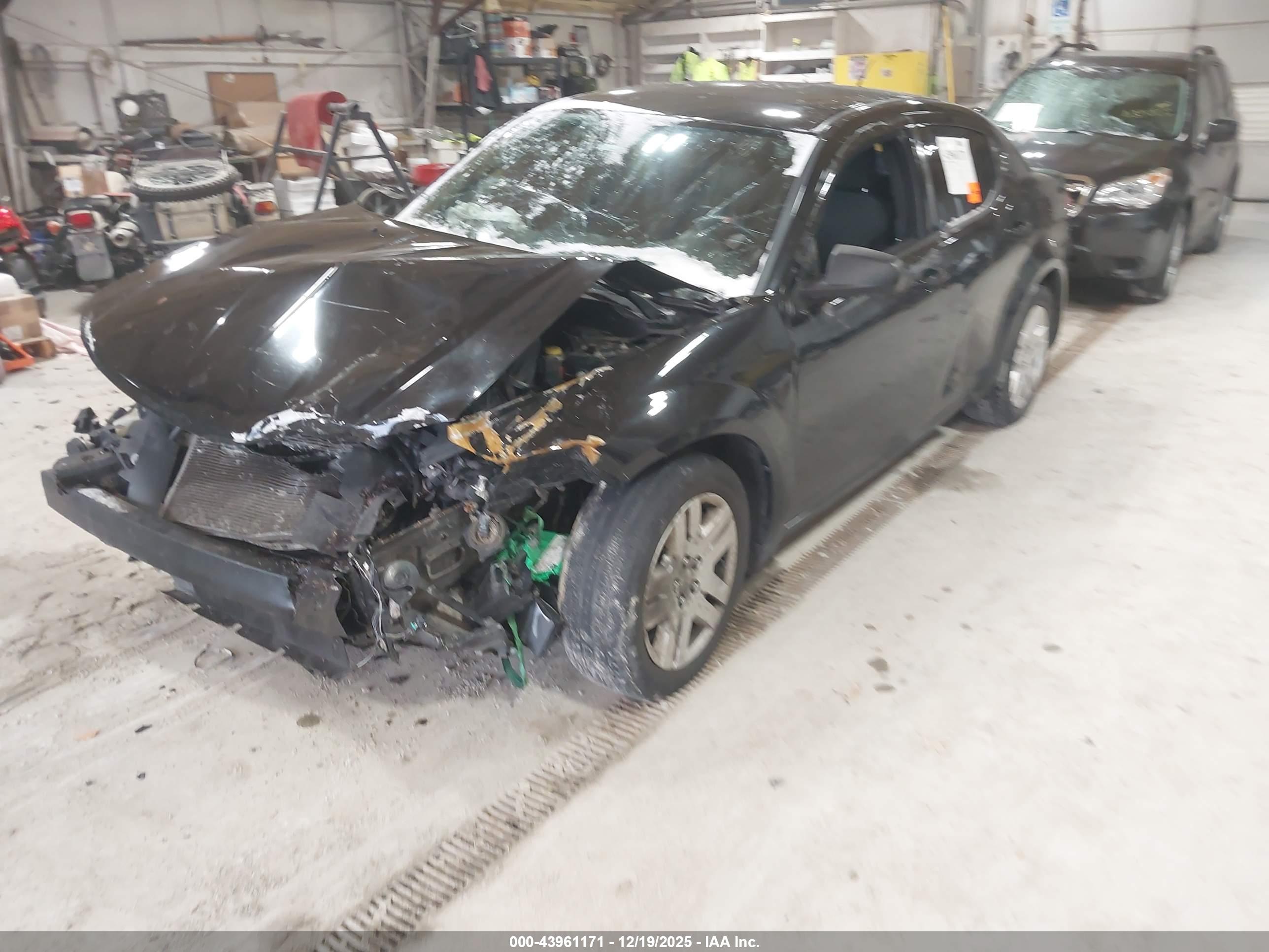 DODGE AVENGER image 2