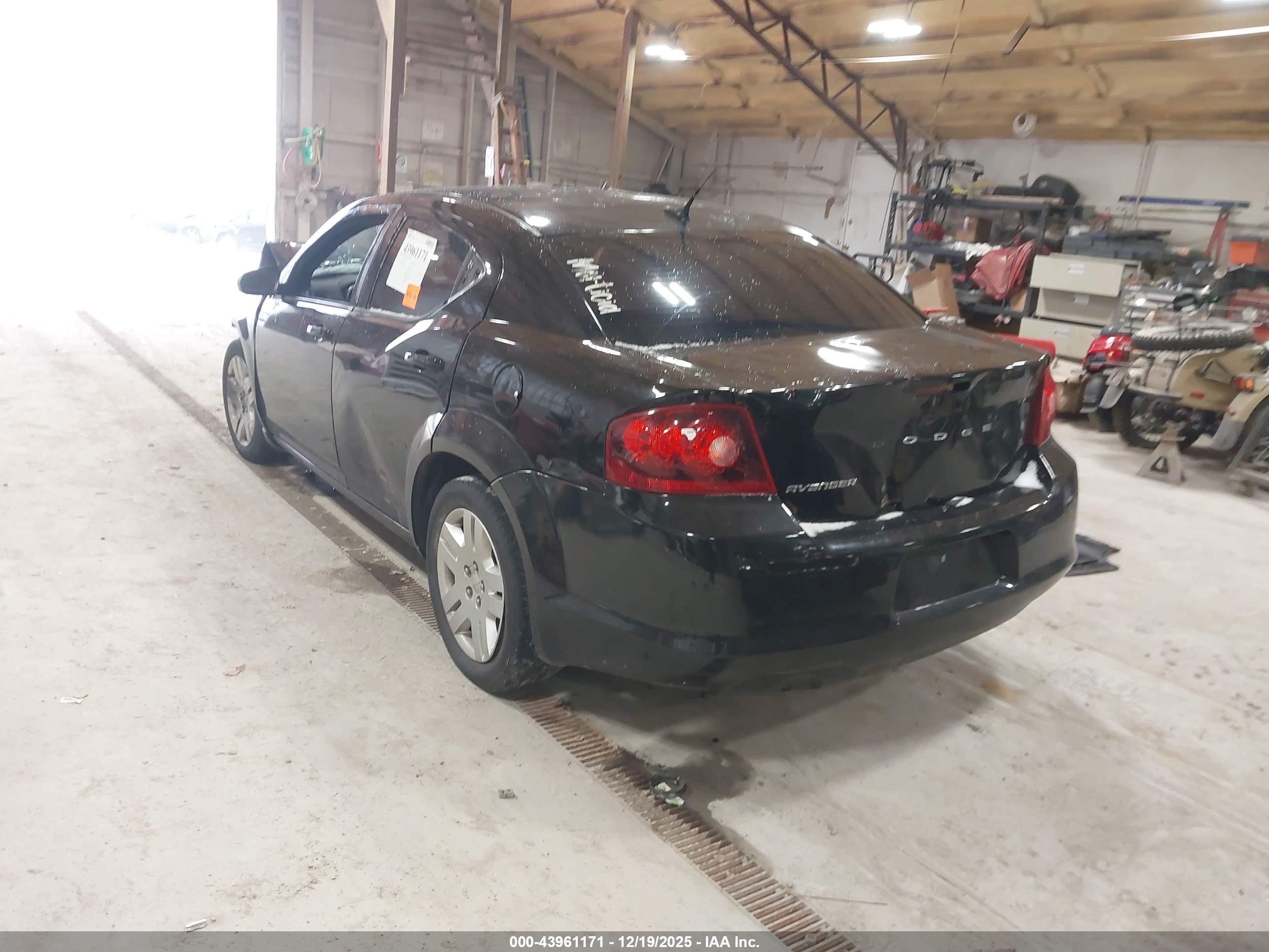 DODGE AVENGER image 3
