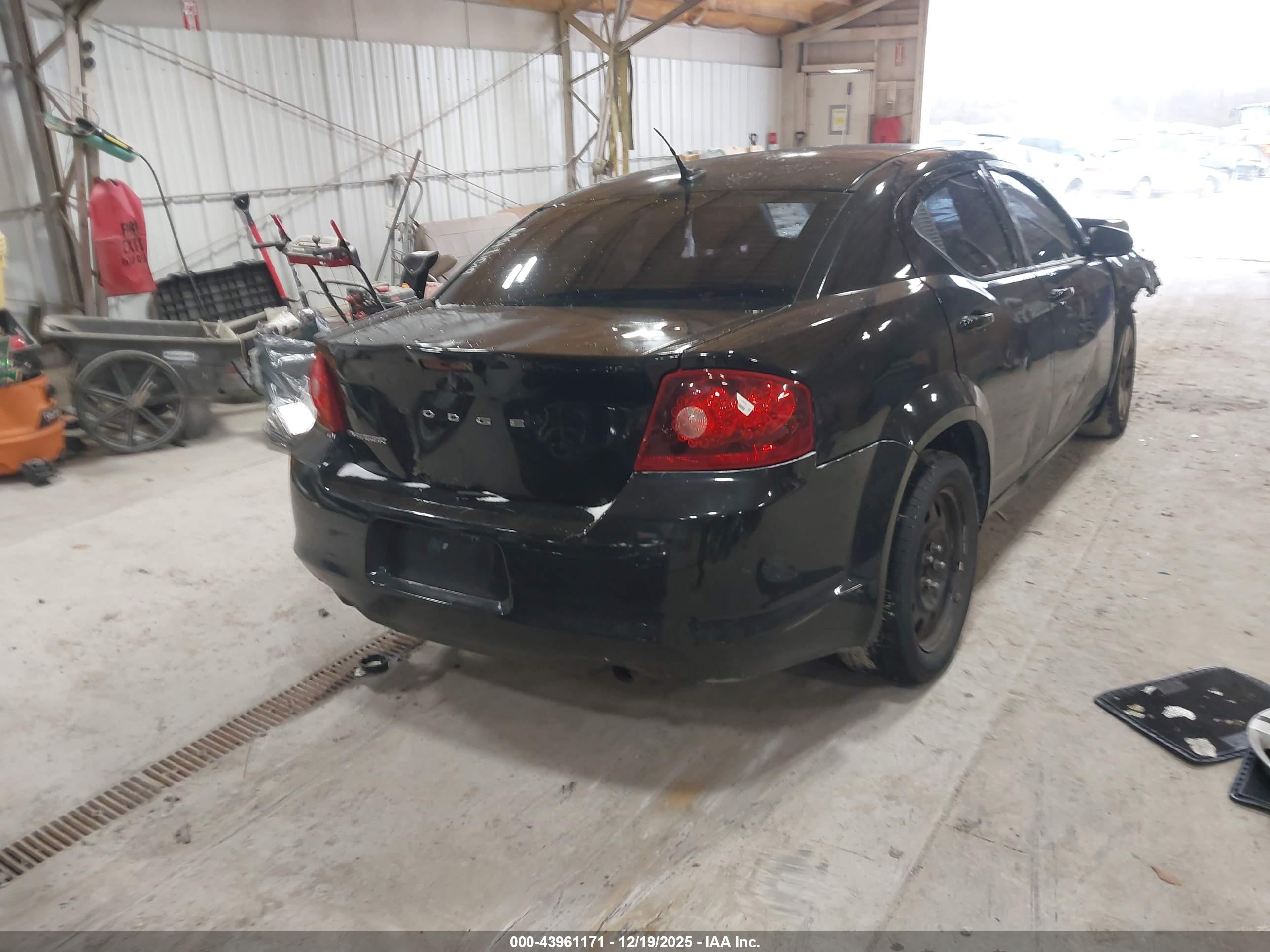 DODGE AVENGER image 4