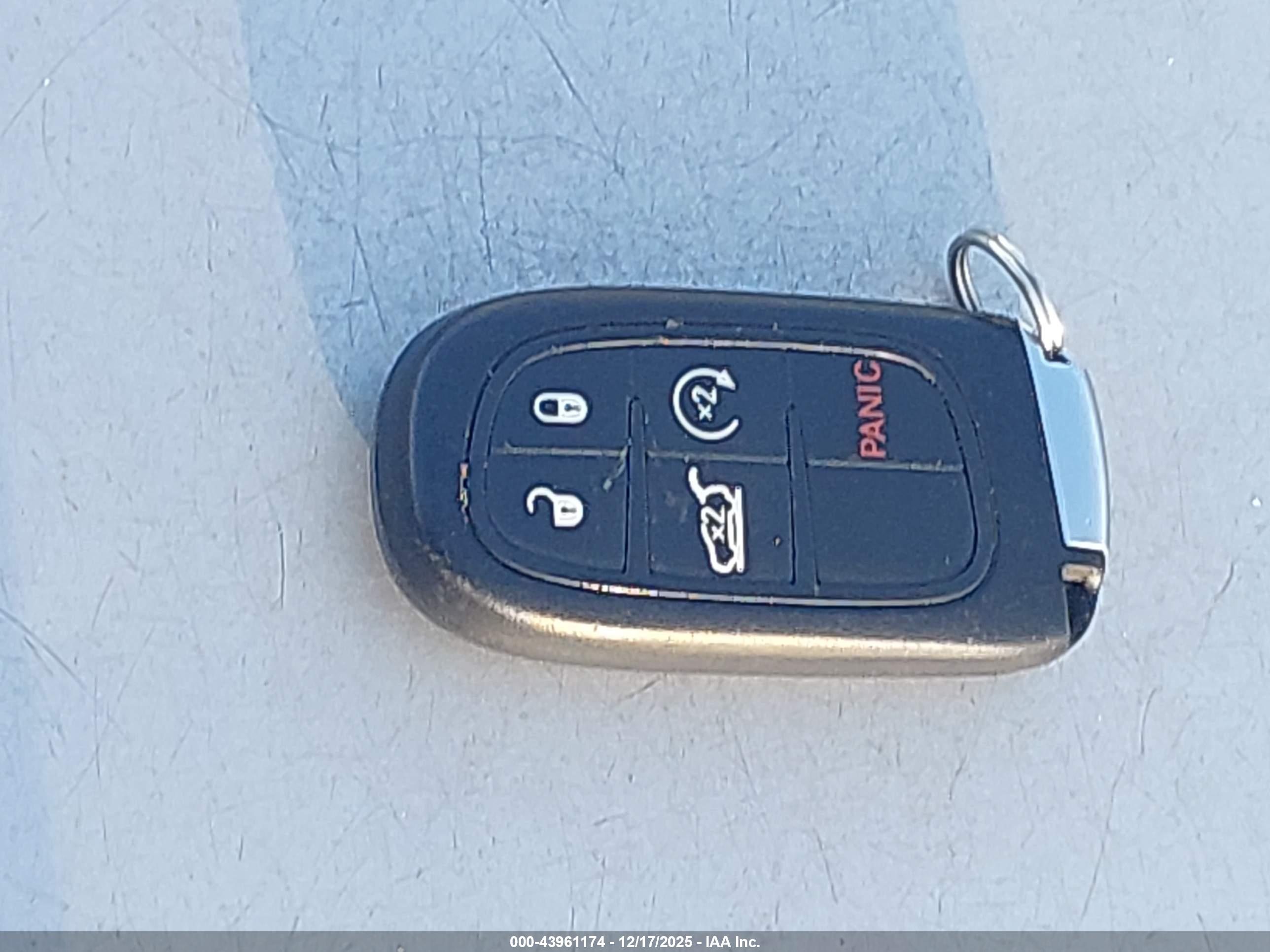 JEEP CHEROKEE image 11
