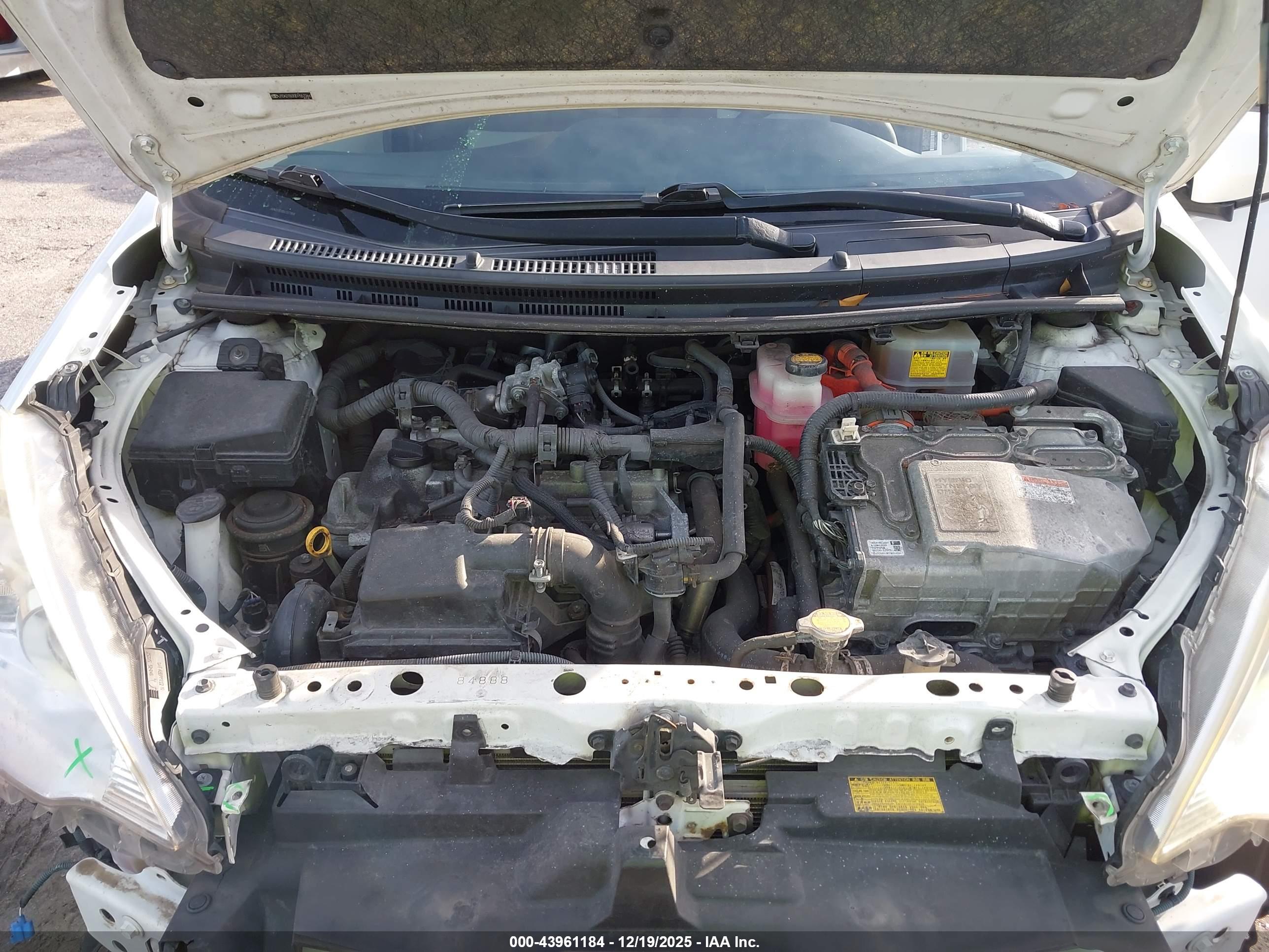 TOYOTA PRIUS image 10
