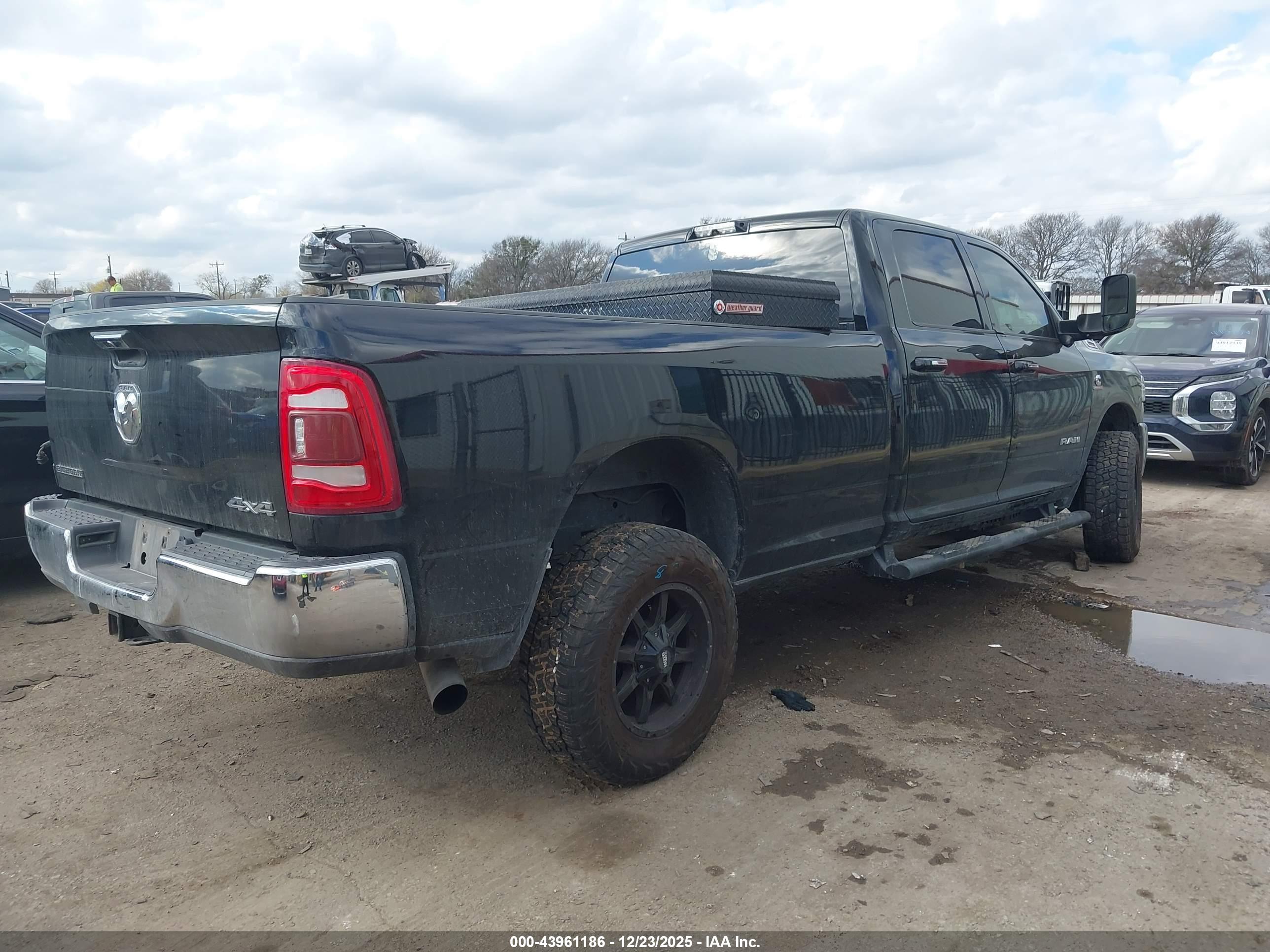 RAM 3500 image 4