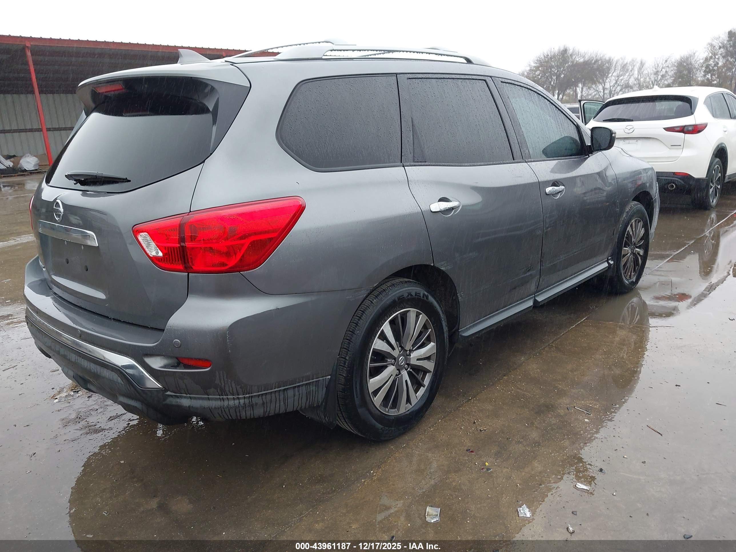 NISSAN PATHFINDER image 4