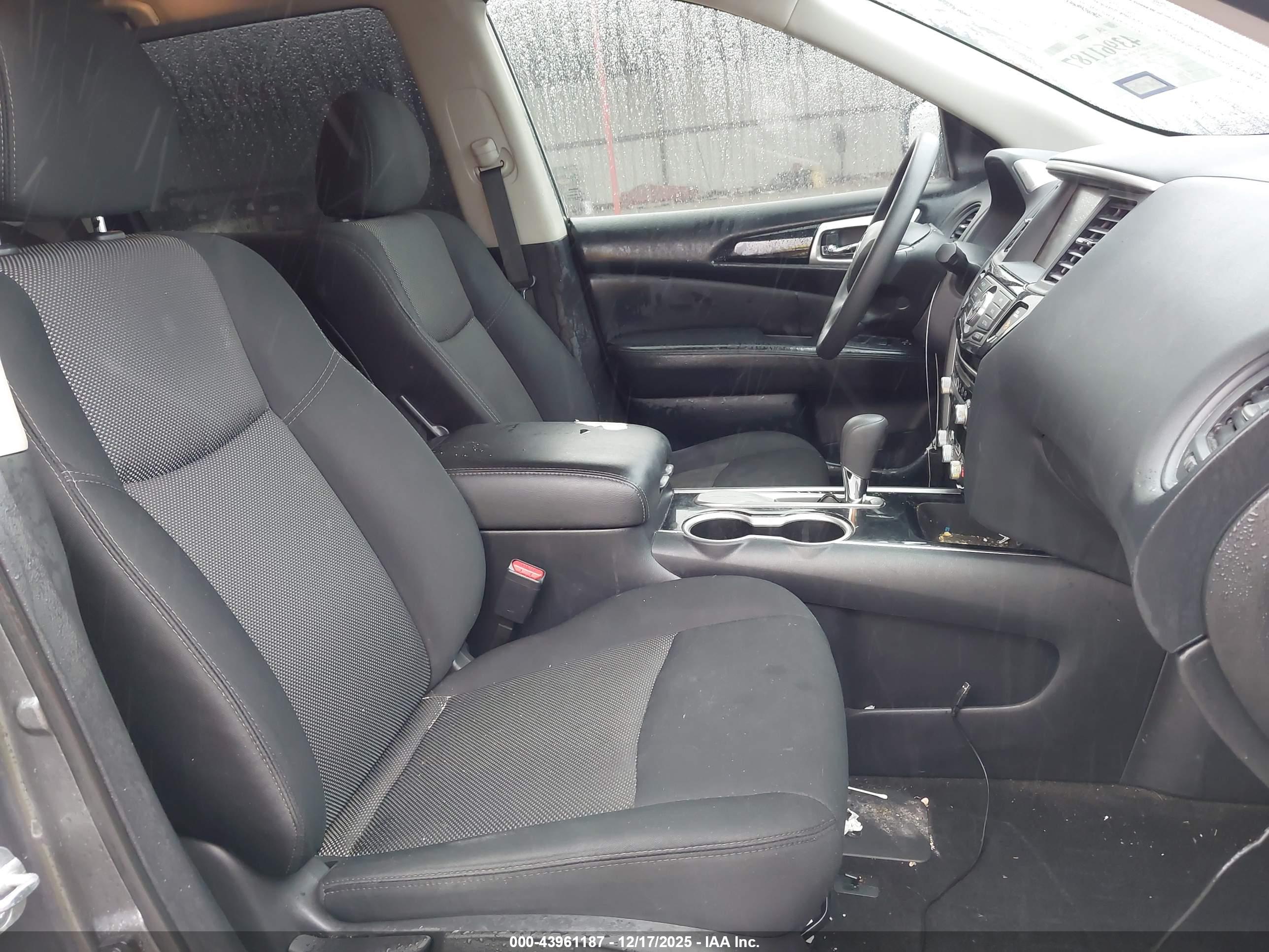 NISSAN PATHFINDER image 5