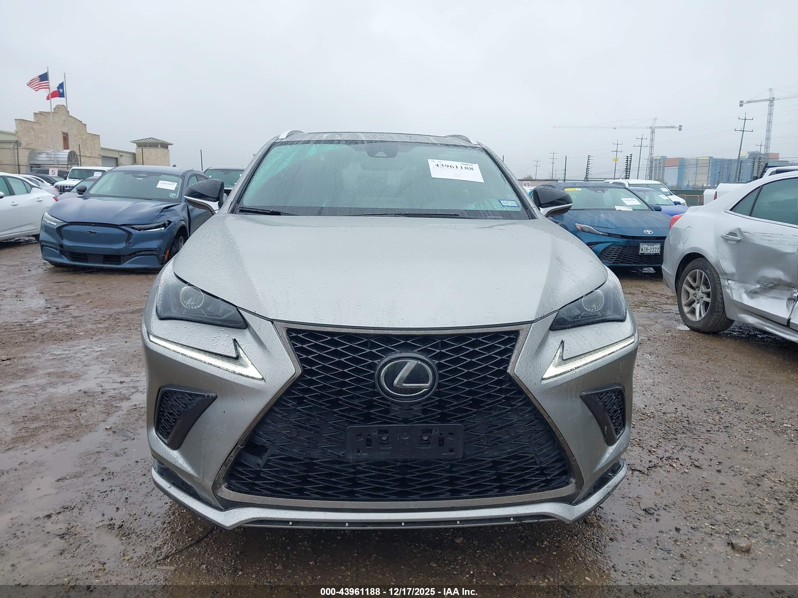 LEXUS NX image 6