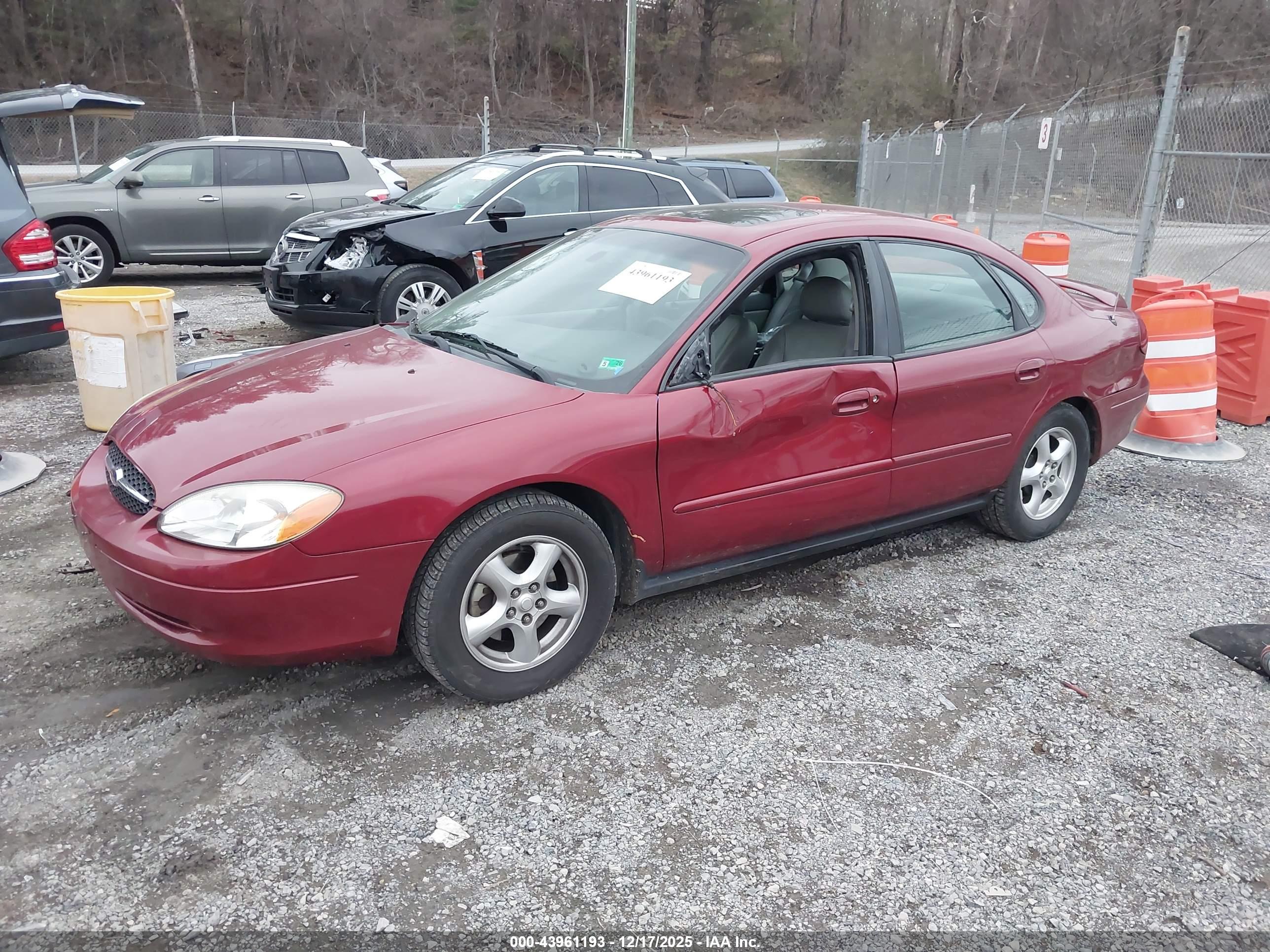 FORD TAURUS image 2