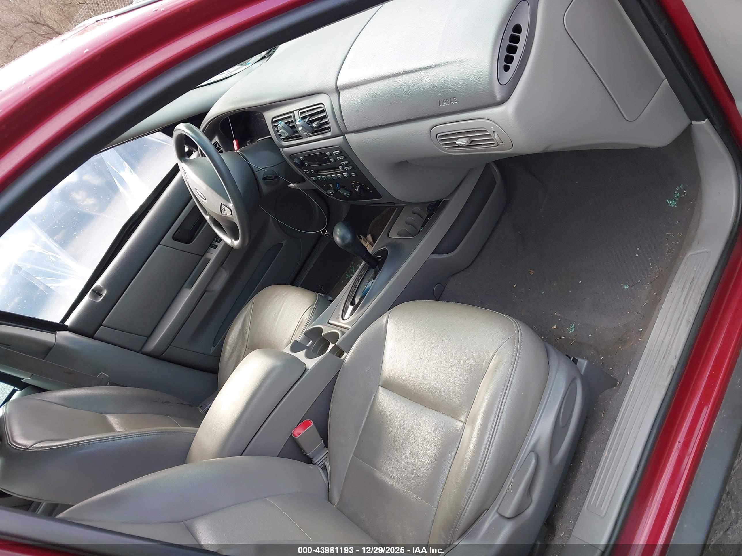 FORD TAURUS image 5