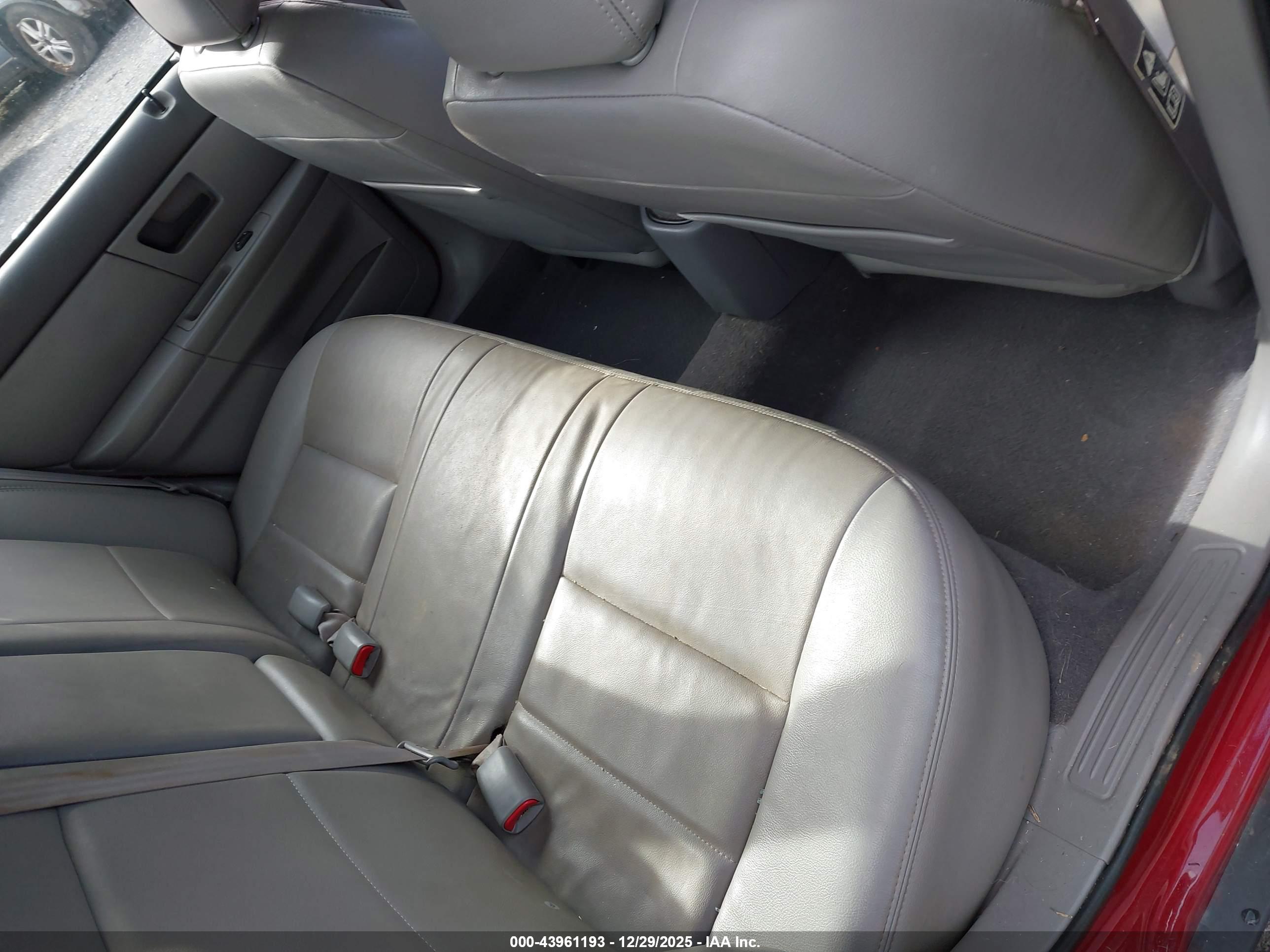 FORD TAURUS image 8