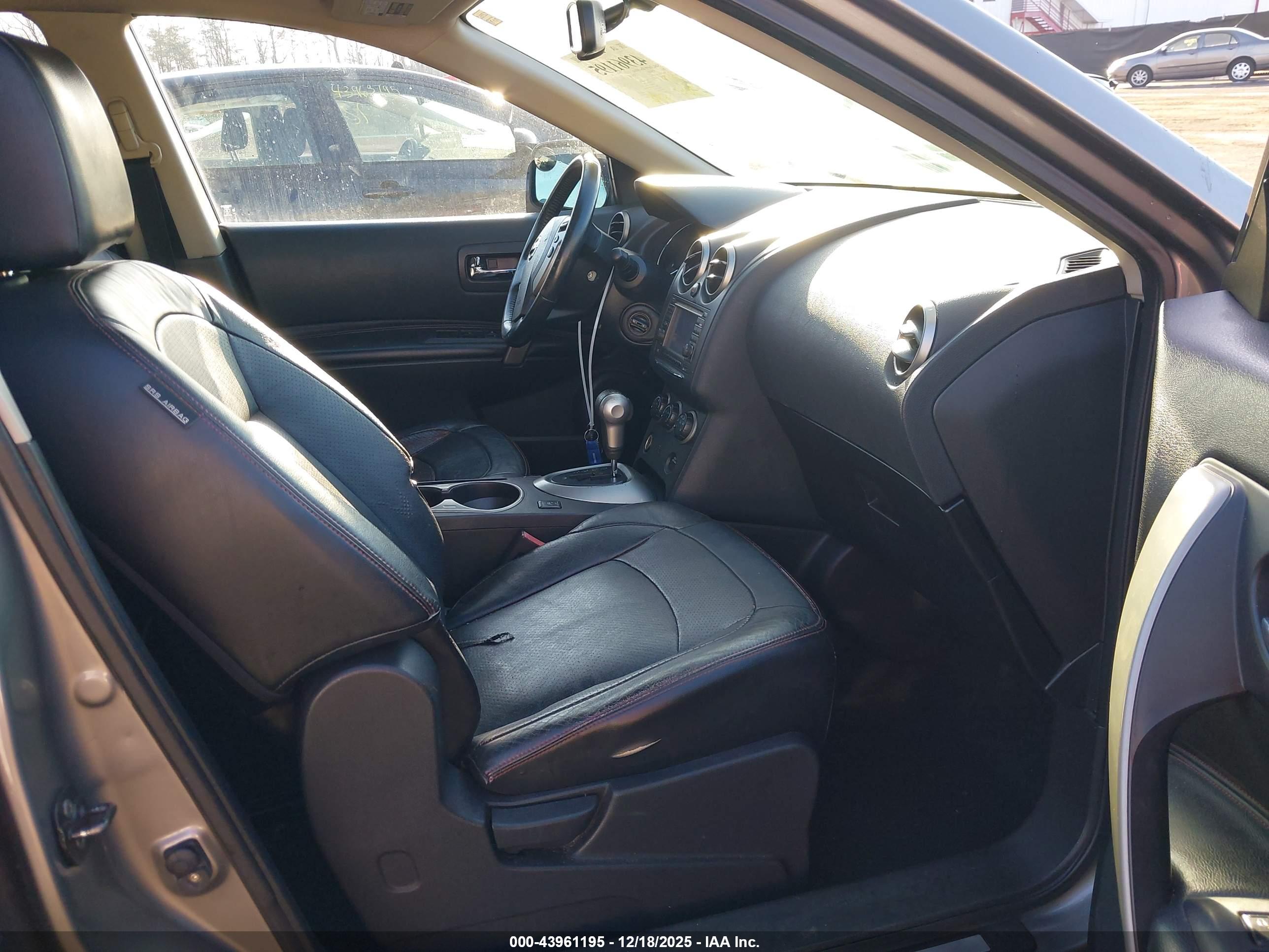 NISSAN ROGUE image 5