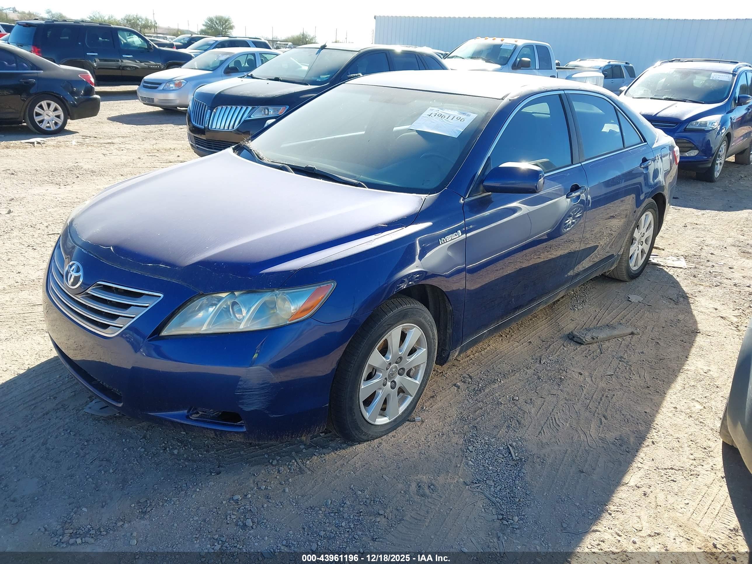 TOYOTA CAMRY image 2