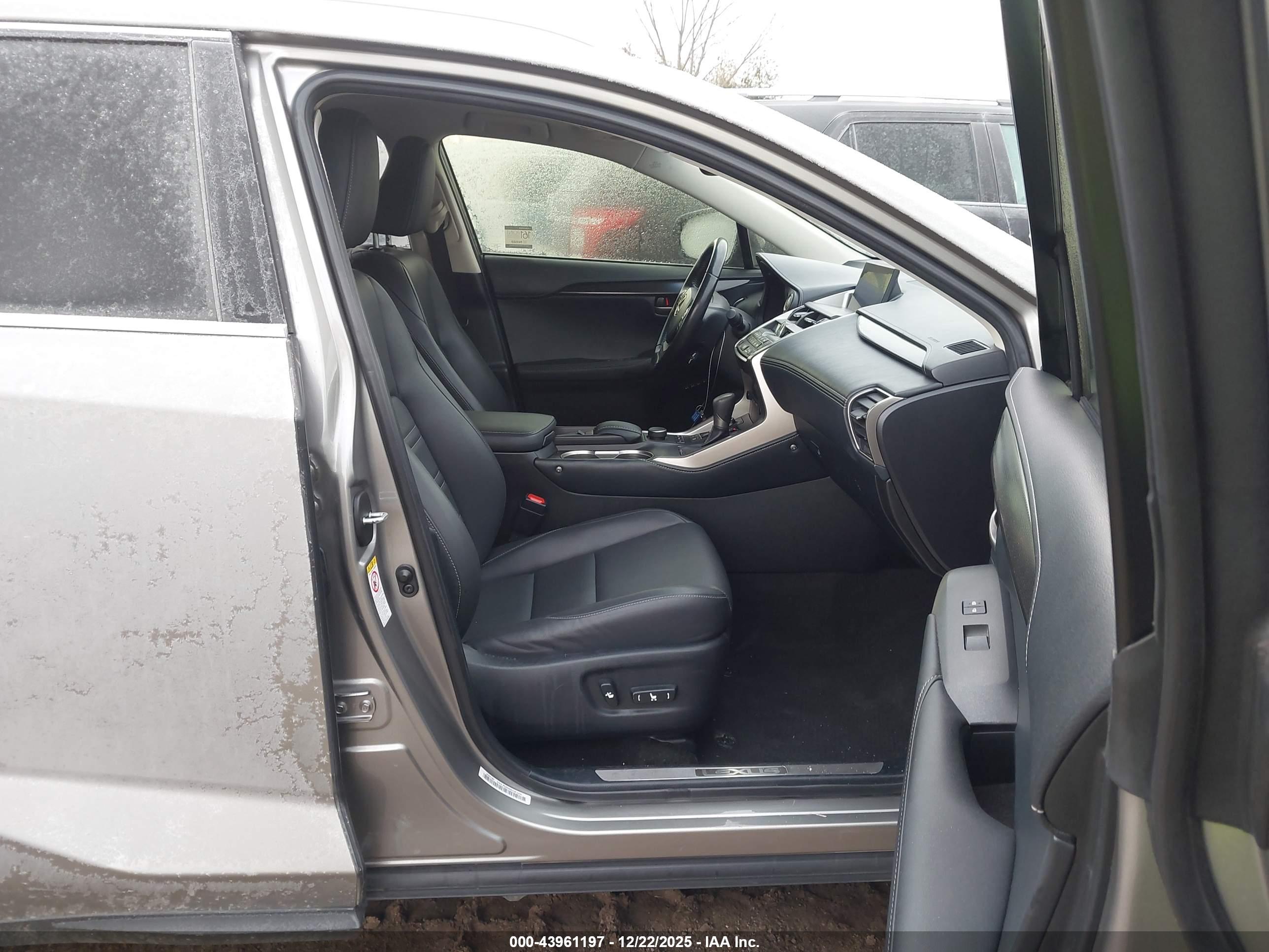 LEXUS NX image 5