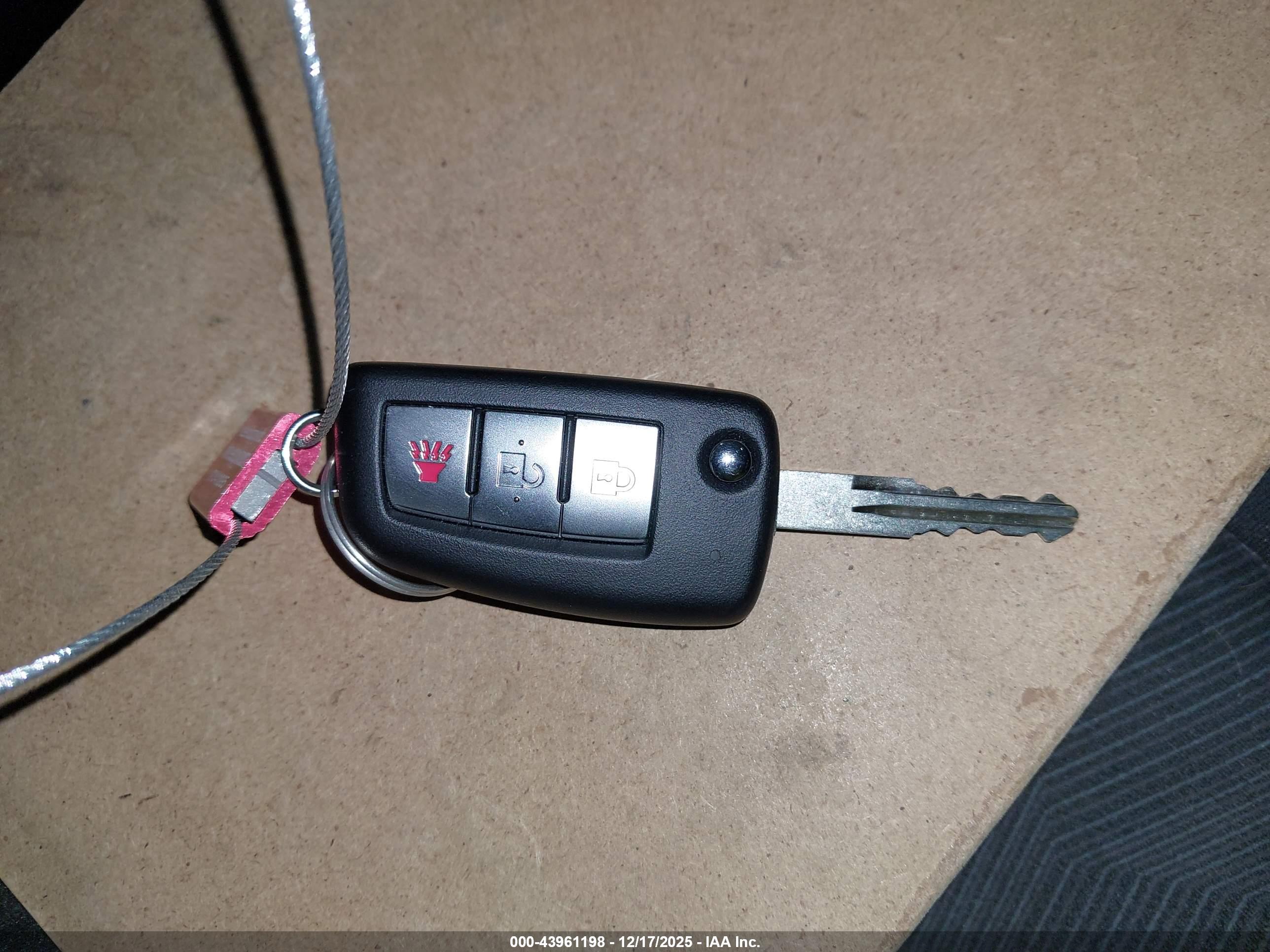 NISSAN ROGUE image 11