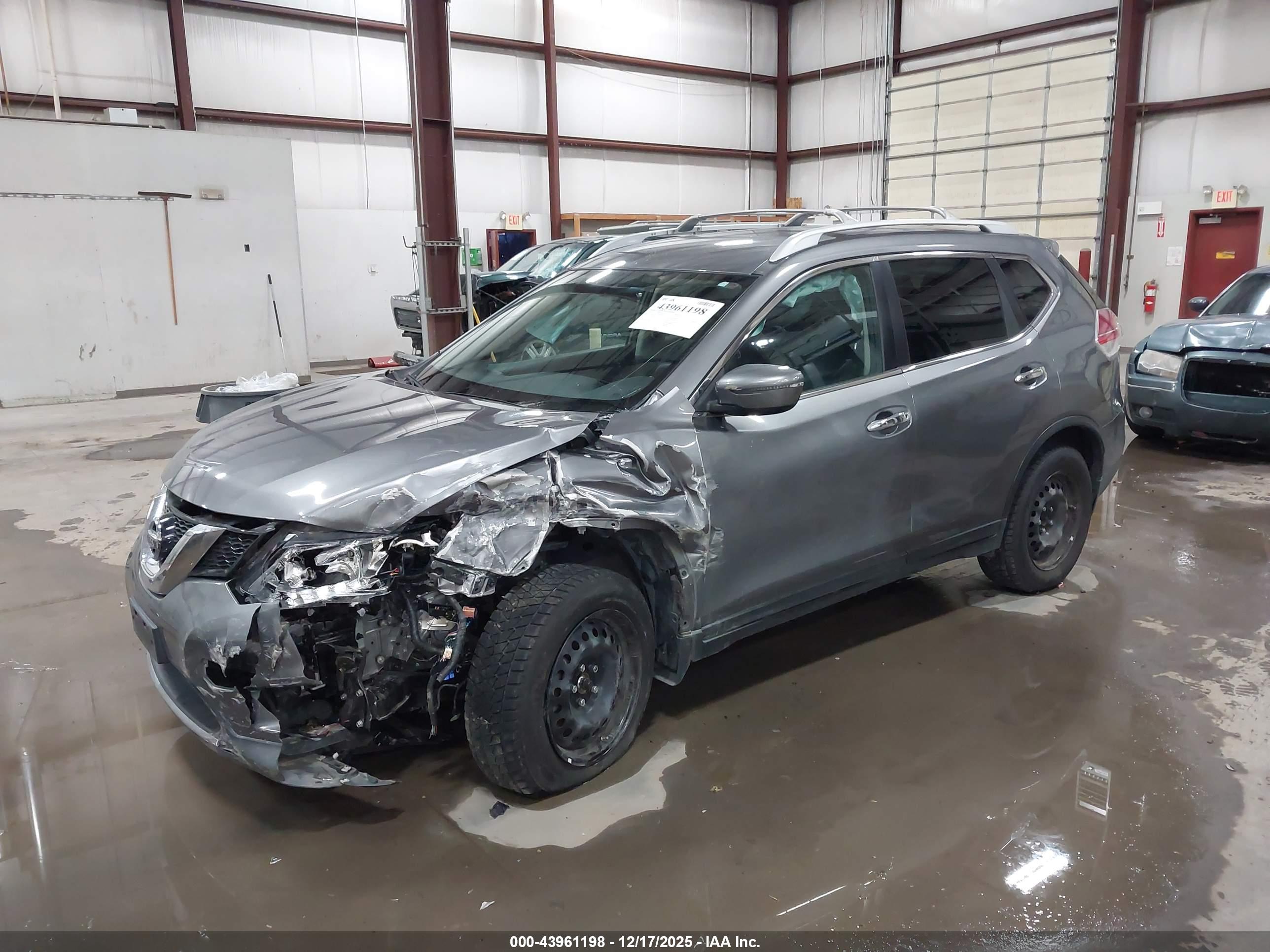 NISSAN ROGUE image 2