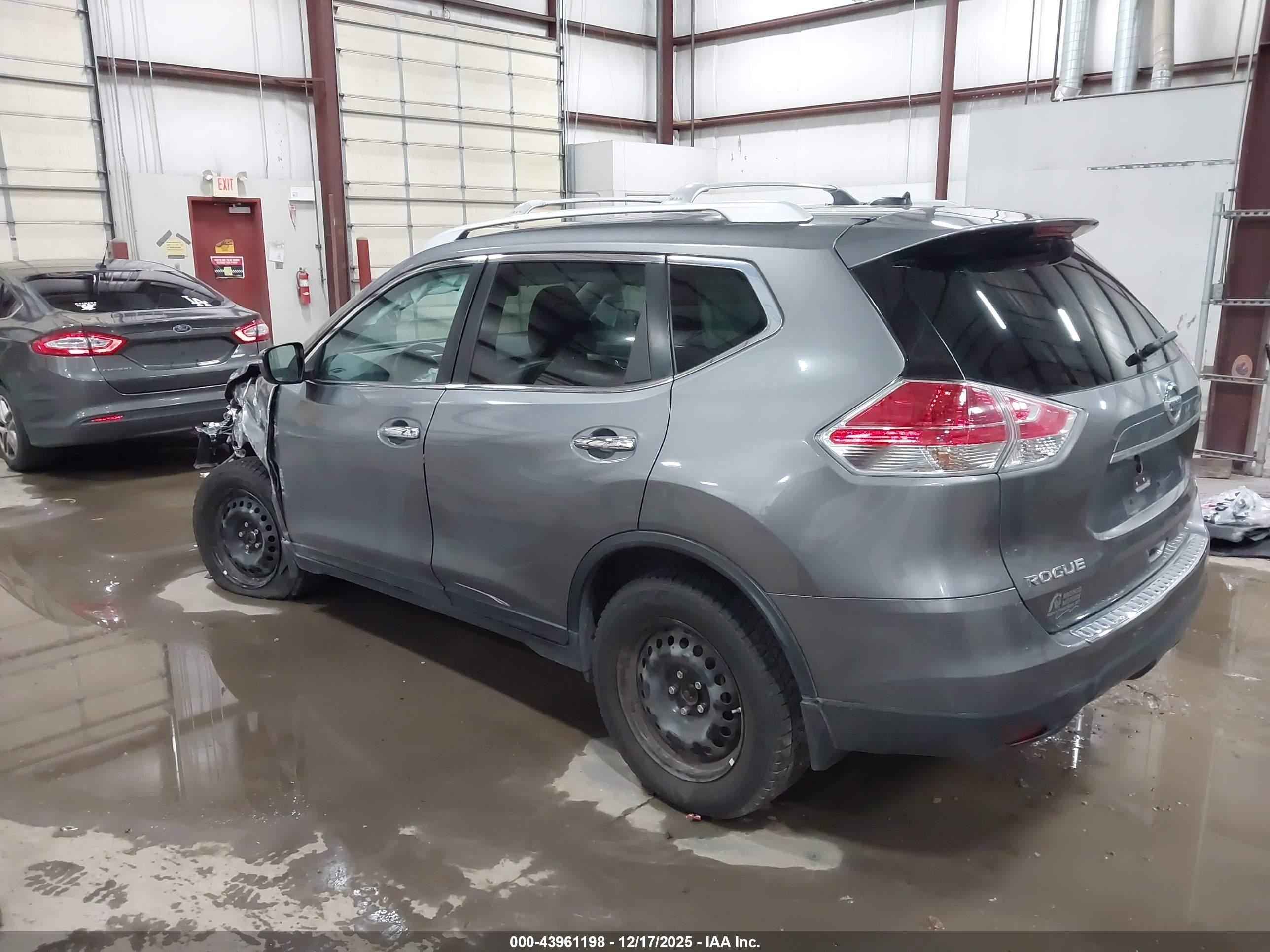 NISSAN ROGUE image 3