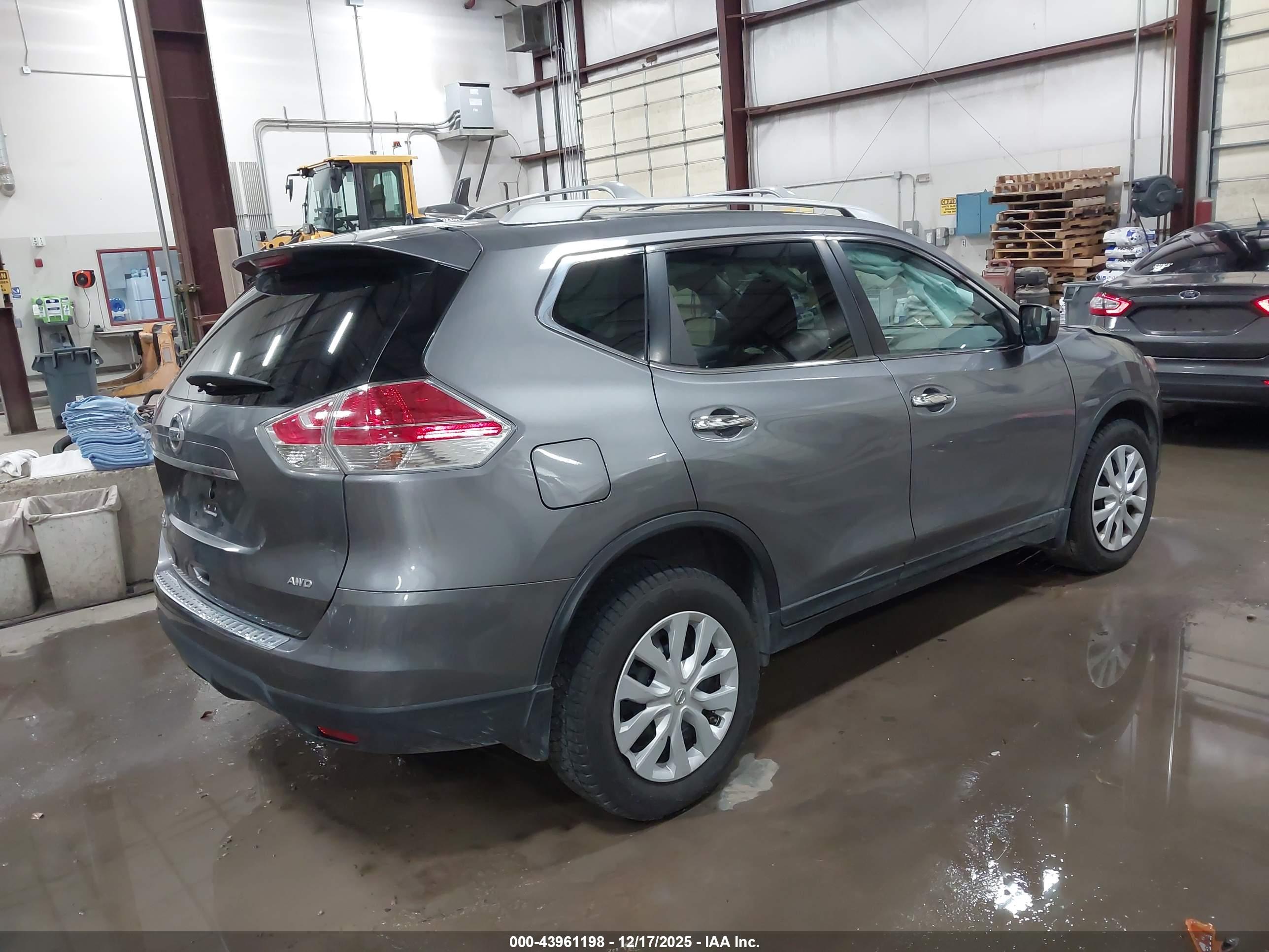 NISSAN ROGUE image 4