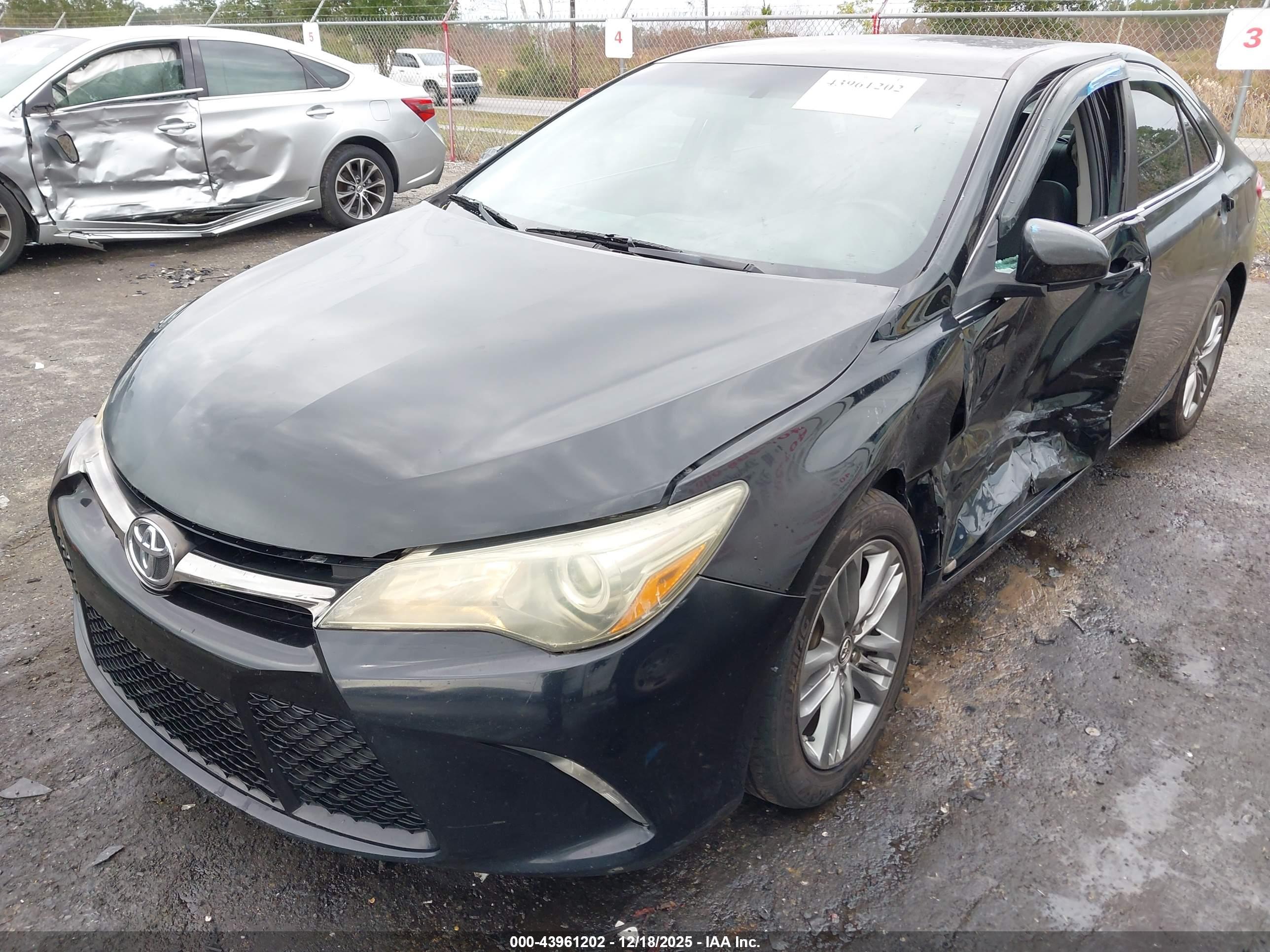 TOYOTA CAMRY image 2