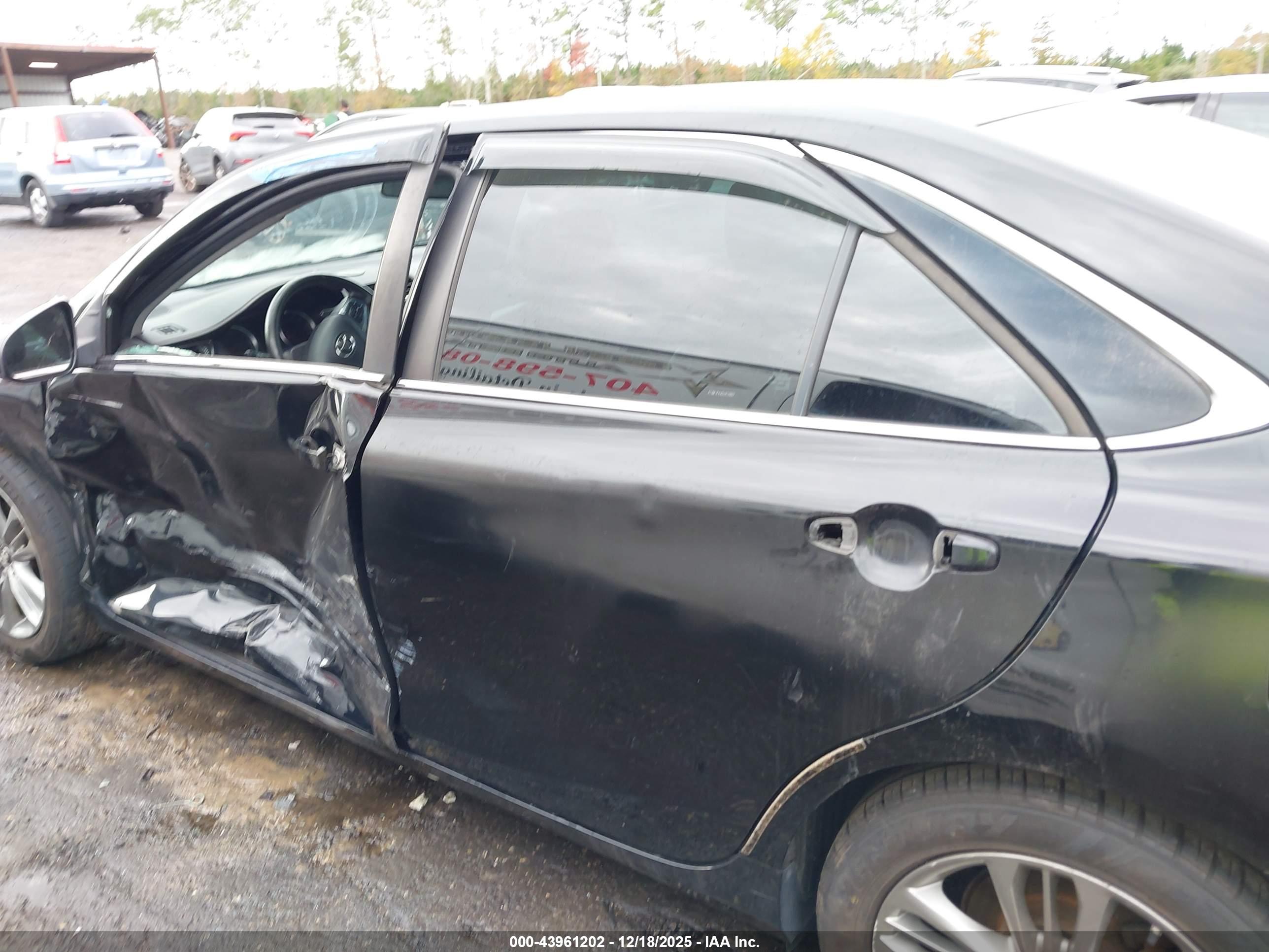 TOYOTA CAMRY image 6