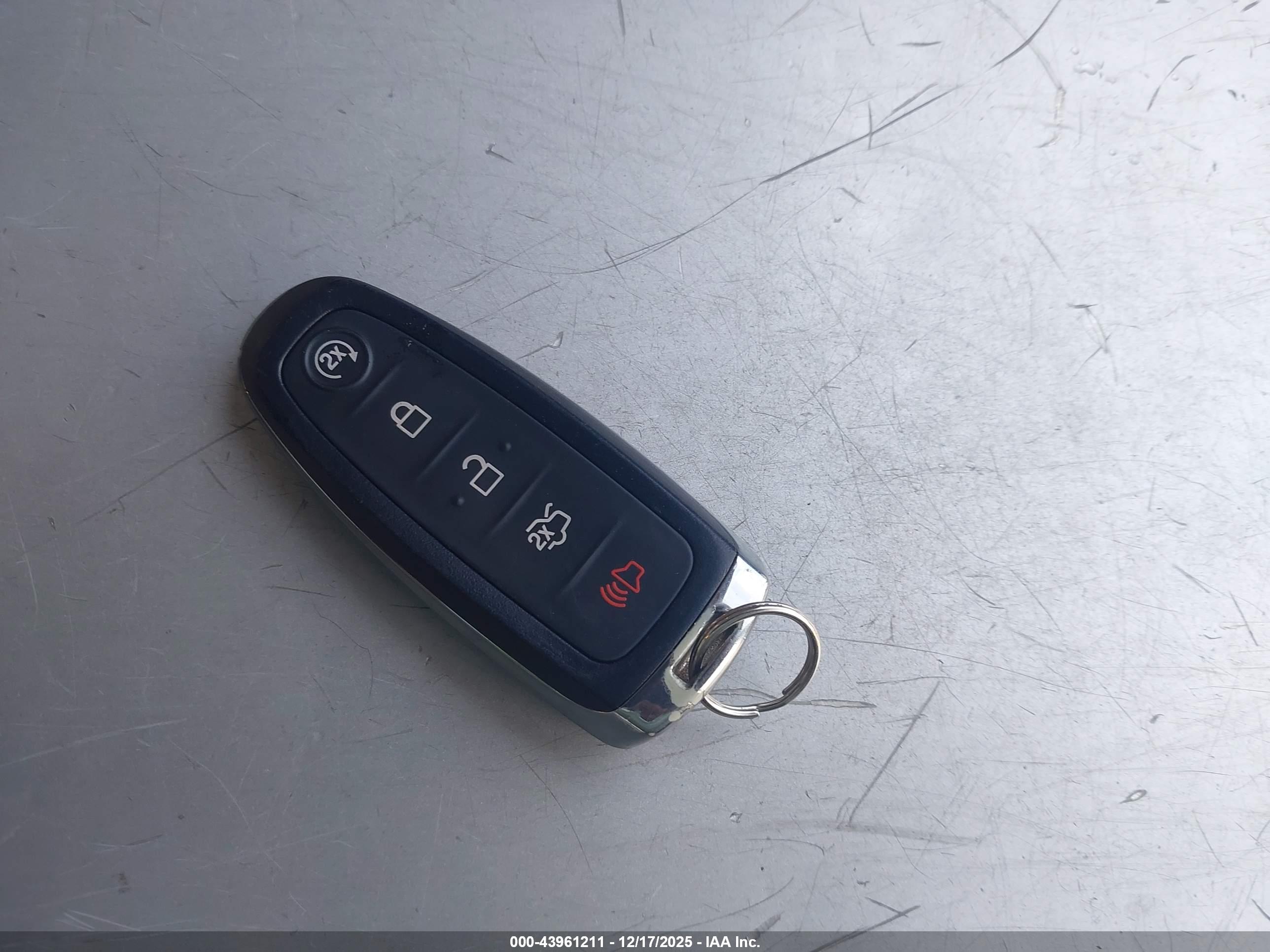 FORD C-MAX image 11