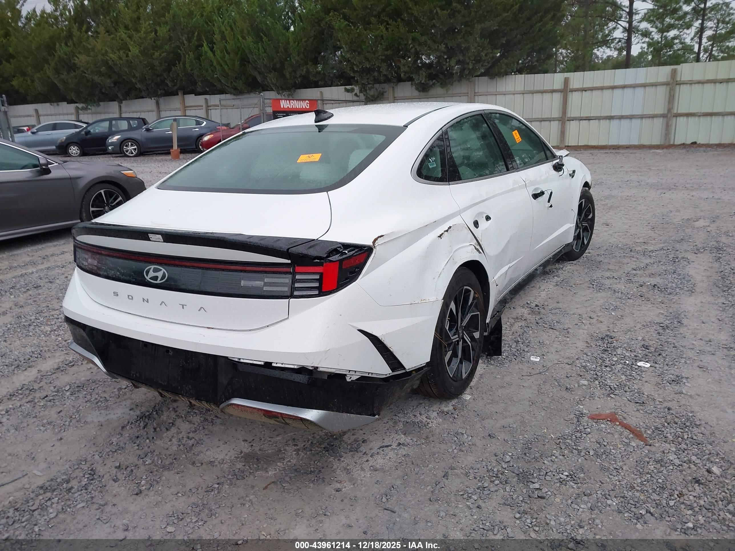 HYUNDAI SONATA image 4